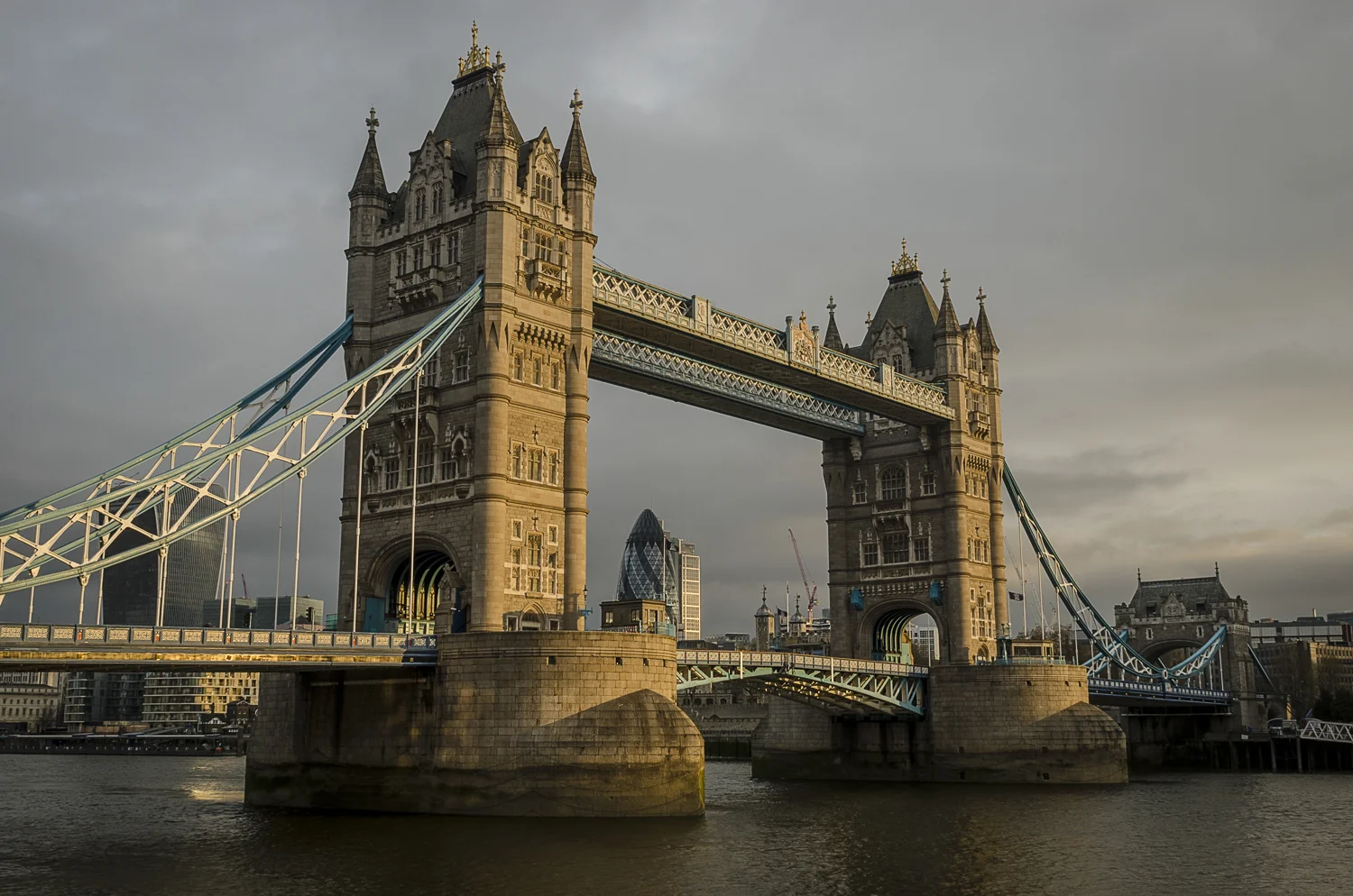Tower Bridge - PHOTO: ALEXANDER J.E. BRADLEY - NIKON D7100 - 24-70MM F/2.8 @ 24MM - F/16 - 1/4 - ISO 100
