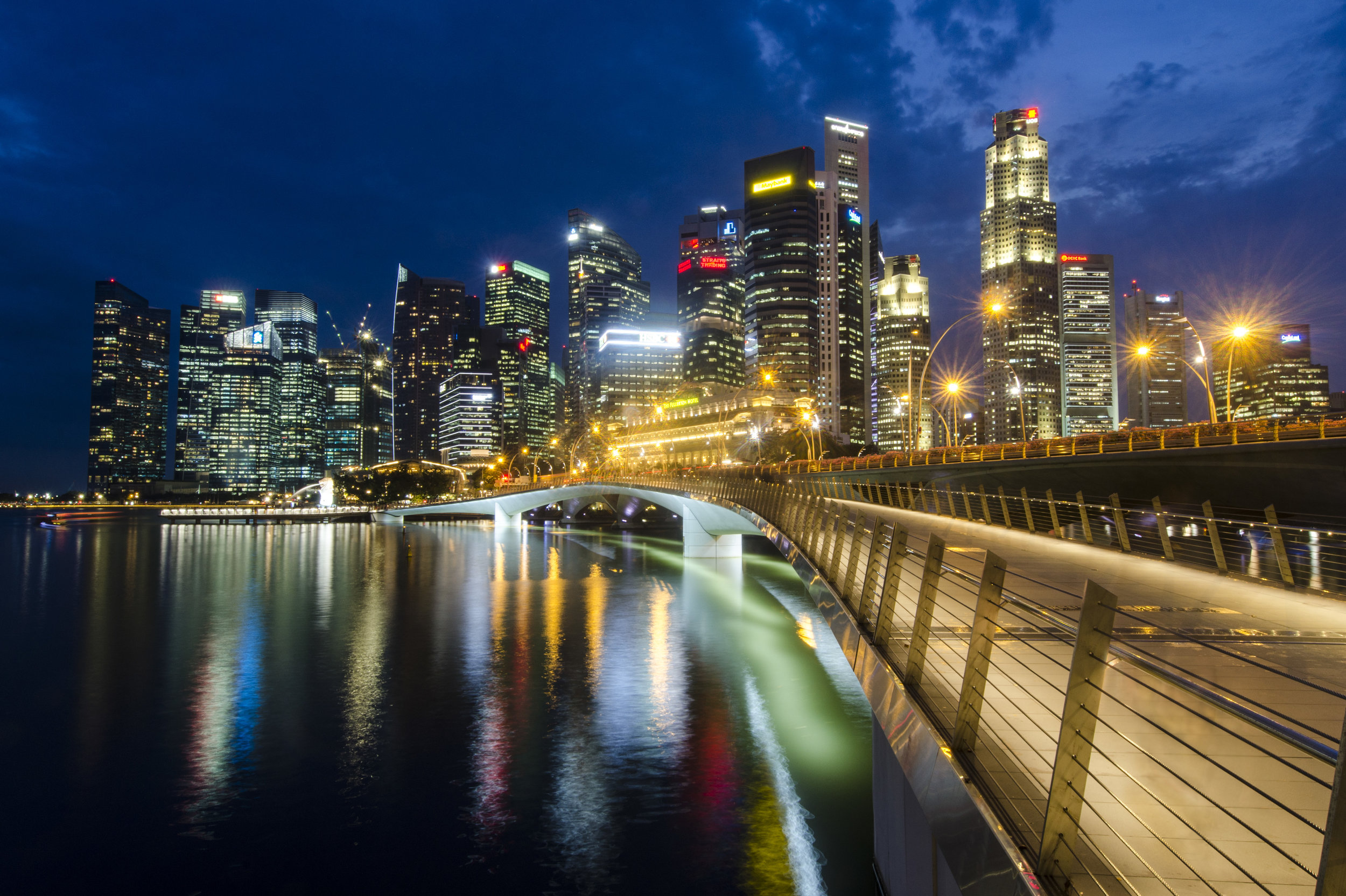 Esplanade Waterfront Promenade — Aperture Tours