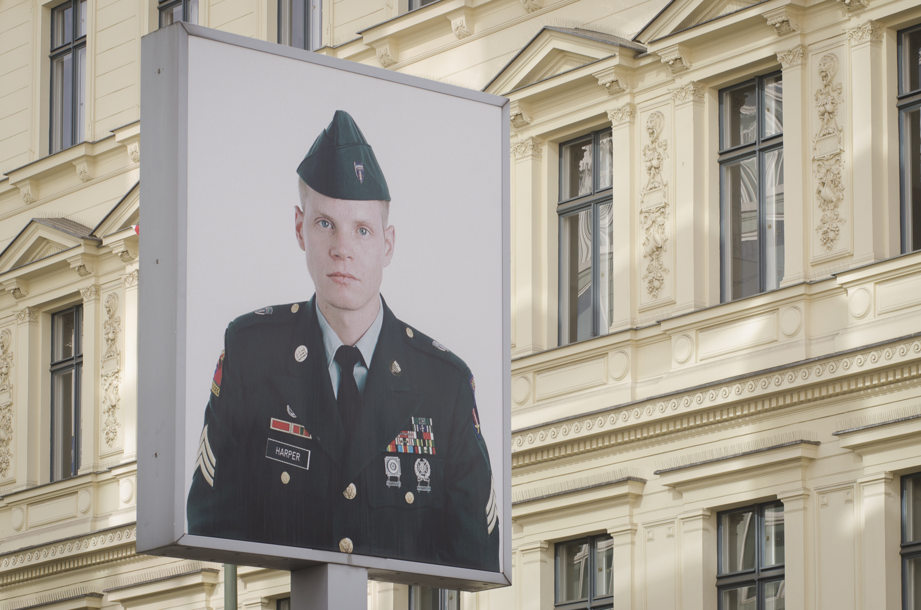 American SOLDIER, Checkpoint Charlie Photography : Alexander J.E. Bradley - Nikon D7000 - 80-200mm f/2.8 @ 80mm - f/11 - 1/125 - ISO 200