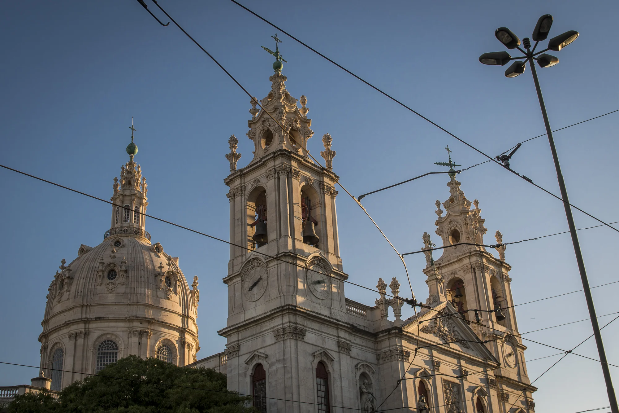 Basílica da Estrela PHOTOGRAPHY: ALEXANDER J.E. BRADLEY • NIKON D500 • AF-S NIKKOR 24-70mm f/2.8G ED • 32mm • F/8 • 1/250 • ISO 100