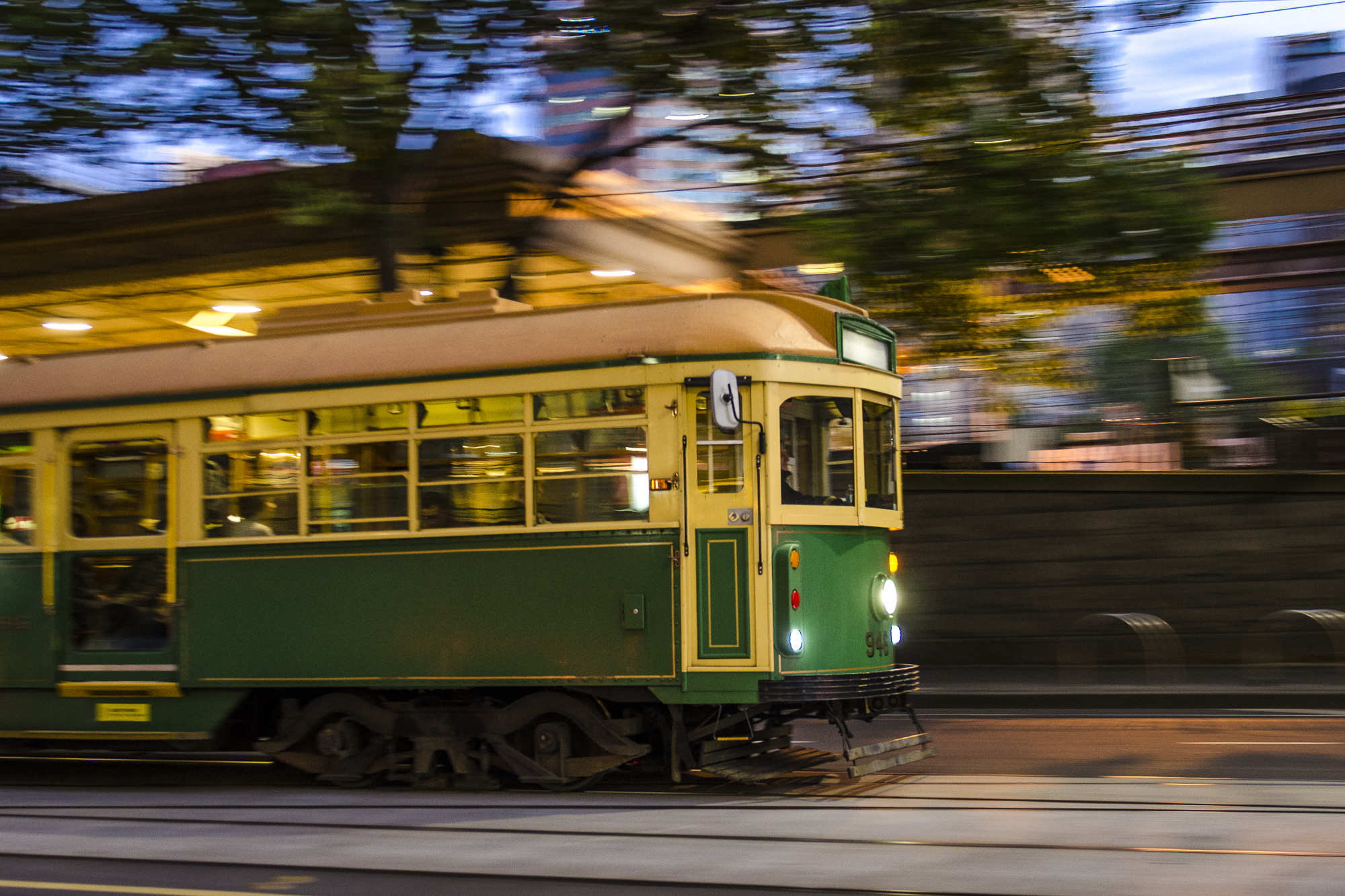 Melbourne W-Class Tram PHOTOGRAPHY: ALEXANDER J.E. BRADLEY • NIKON D7000 • AF-S NIKKOR 24-70MM Ƒ/2.8G ED @ 34MM • Ƒ/2.8 • 1/25• ISO 800