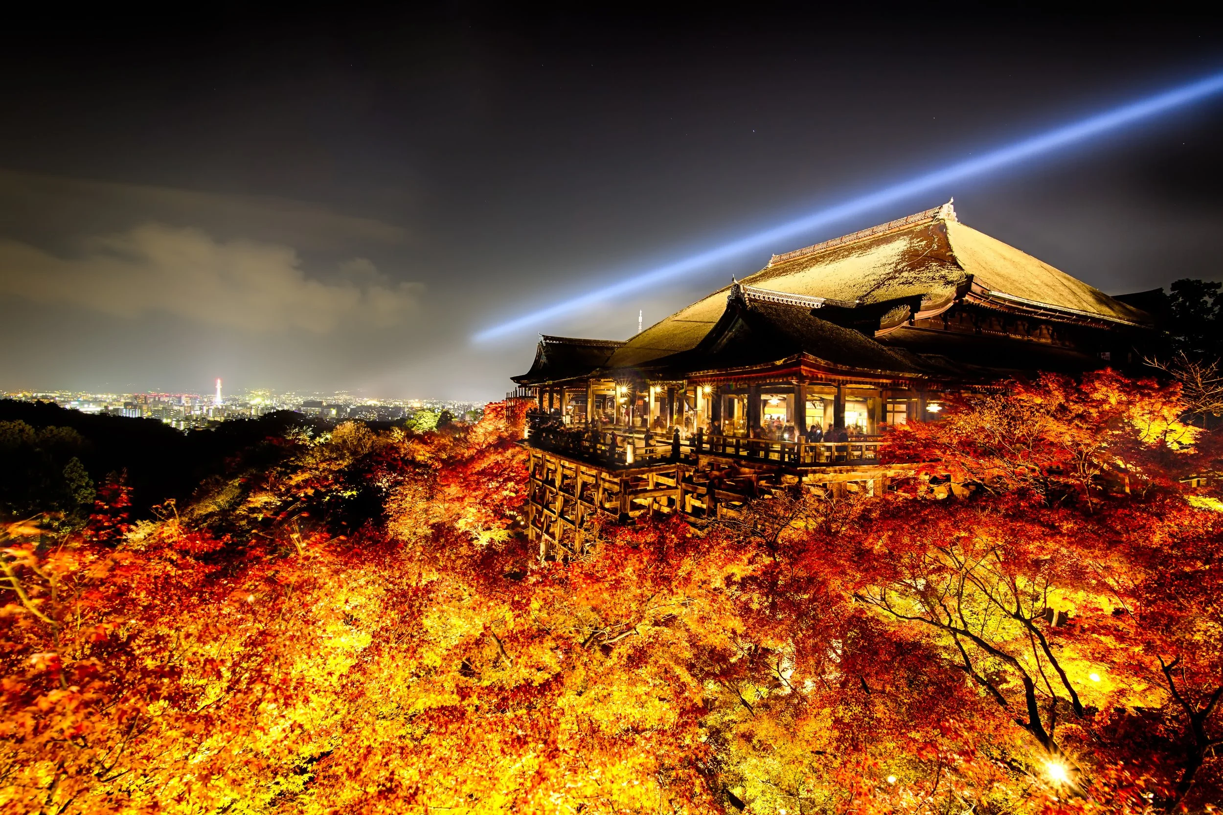 PHOTOGRAPHY: Andy Yee • Canon EOS 5D MkIII • 16-28mm Ƒ/2.8 @ 16MM • Ƒ/9 • bulb • ISO 100
