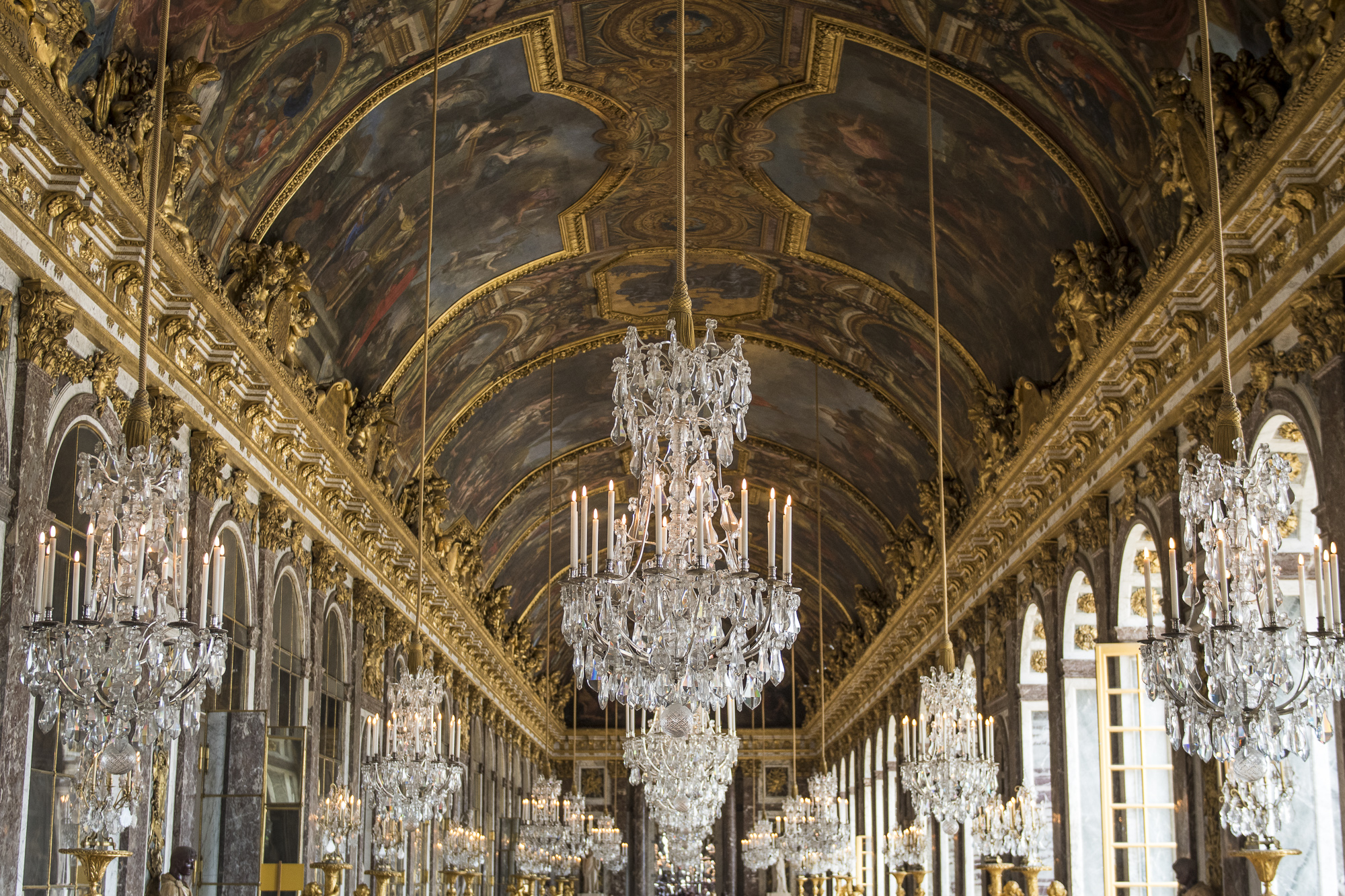 La galerie des glaces PHOTOGRAPHY: ALEXANDER J.E. BRADLEY • NIKON D500 • AF-S NIKKOR 24-70mm f/2.8G ED @ 32MM • Ƒ/2.8 • 1/200• ISO 400