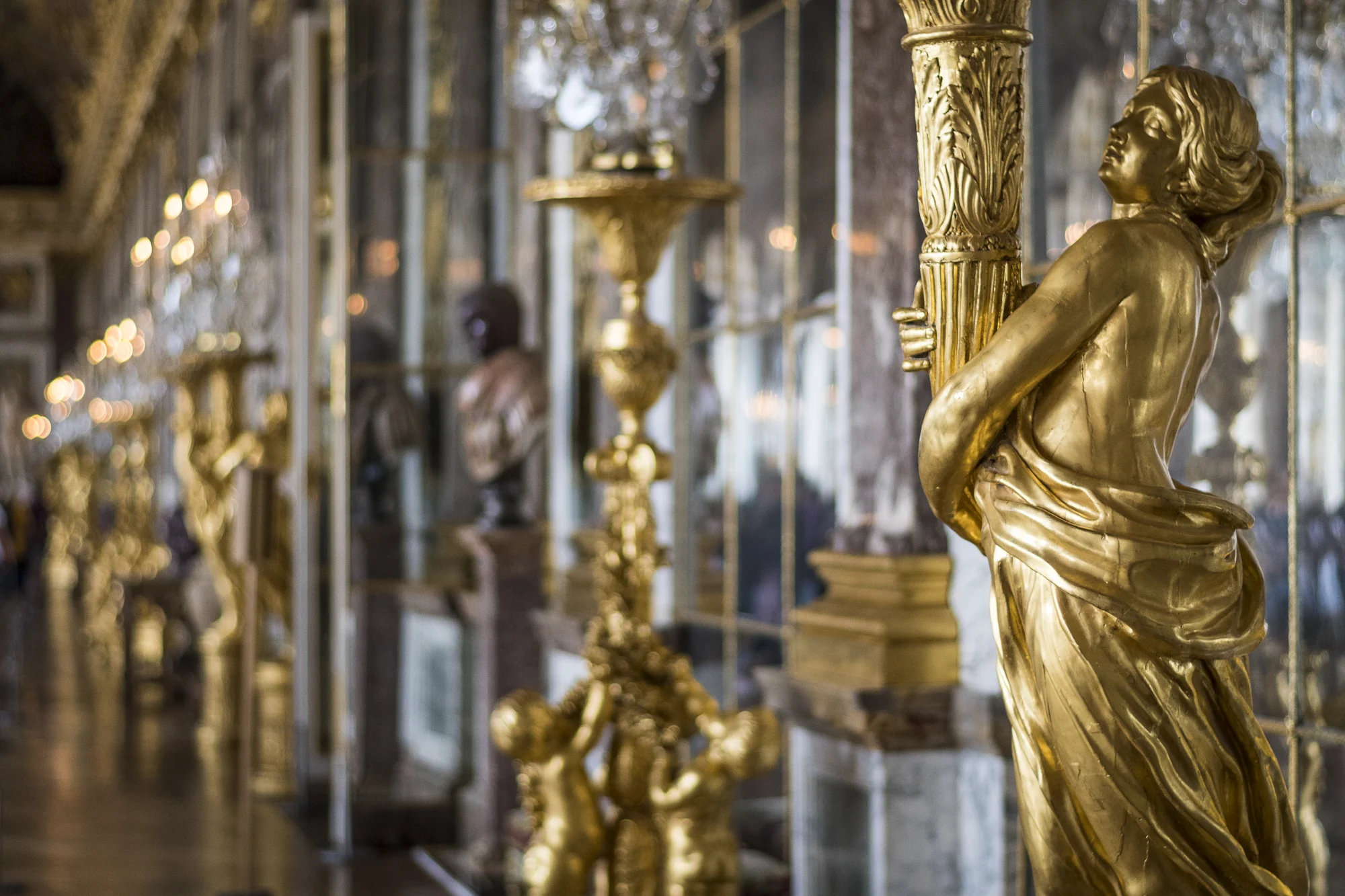 La galerie des glaces PHOTOGRAPHY: ALEXANDER J.E. BRADLEY • NIKON D500 • AF-S Nikkor 50mm f/1.8G • Ƒ/1.8 • 1/500• ISO 400