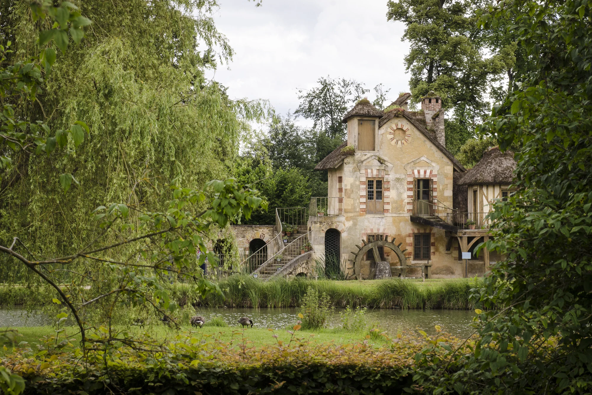 Le moulin - Hameau de la Reine PHOTOGRAPHY: ALEXANDER J.E. BRADLEY • NIKON D7000 • AF-S NIKKOR 24-70mm f/2.8G ED @ 66mm • Ƒ/14 • 1/100• ISO 400