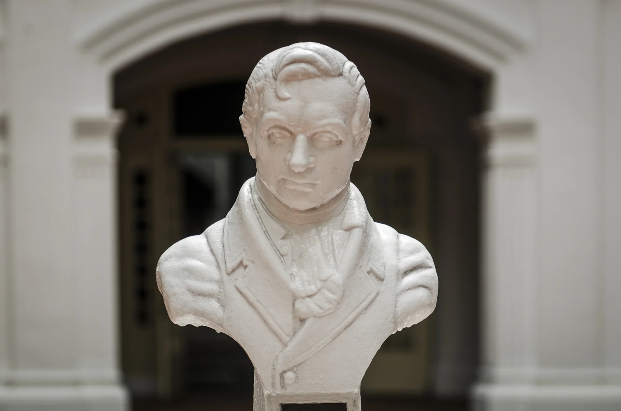 Raffles - Singapore PHOTOGRAPHY: ALEXANDER J.E. BRADLEY • NIKON D7000 • AF-S NIKKOR 24-70mm Ƒ/2.8G ED @ 66MM • Ƒ/2.8 • 1/800 • ISO 100