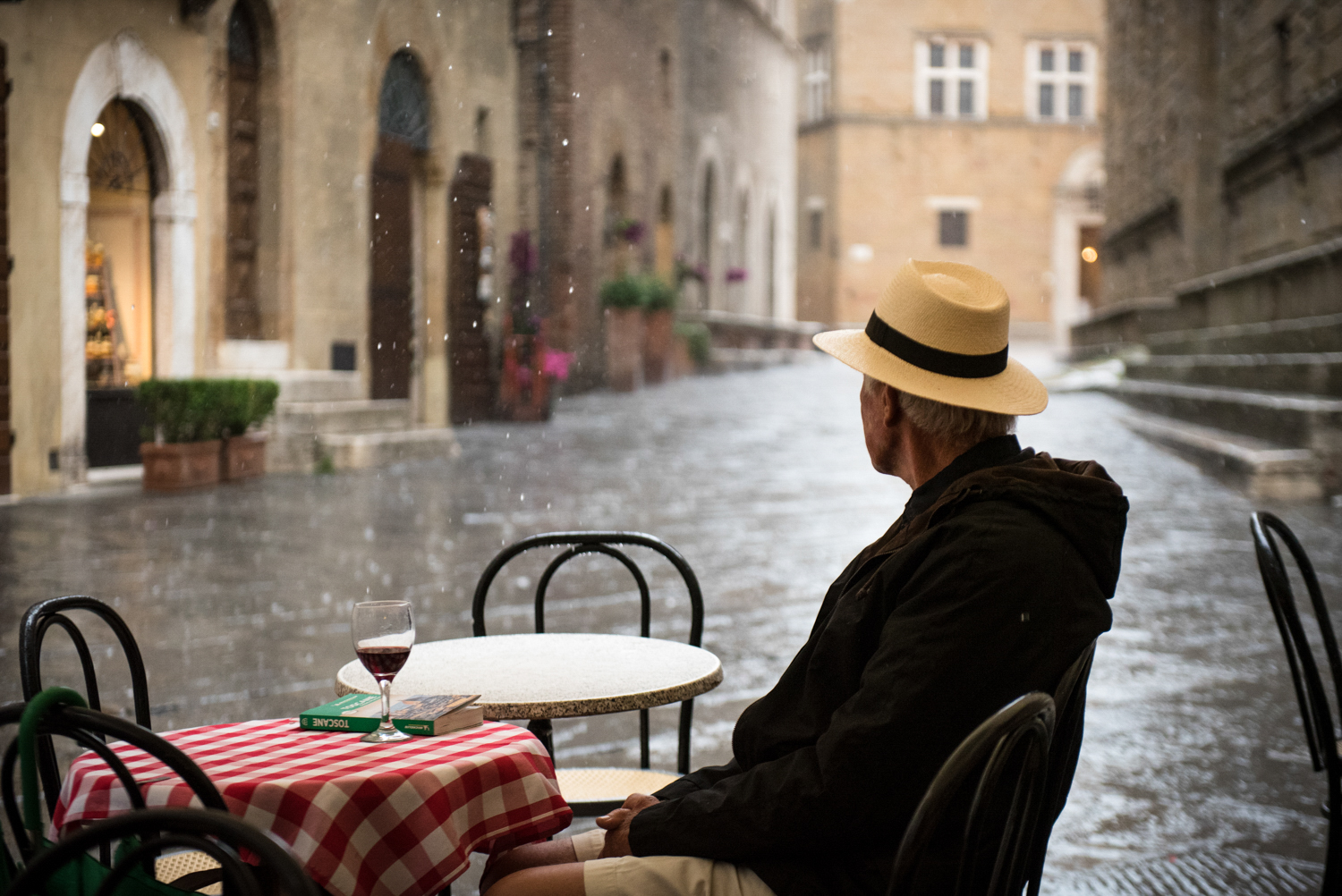 Rainy day in Pienza PHOTO: ANNA VOLPI • NIKON D750 • 24-70mm Ƒ/2.8 @ 70mm • Ƒ/2.8 • 1/800 • ISO 2000
