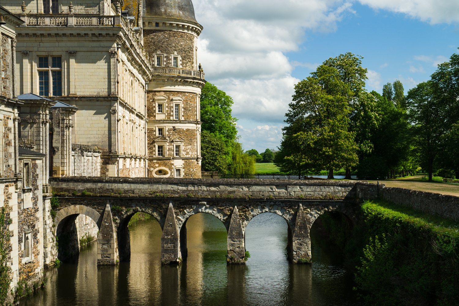 ChÂteau de Serrant, Loire Valley PHOTOGRAPHY: William Lounsbury • NIKON D800 • AF-S NIKKOR 24-70MM F/2.8G ED @ 56MM • Ƒ/8 • 1/640 • ISO 200