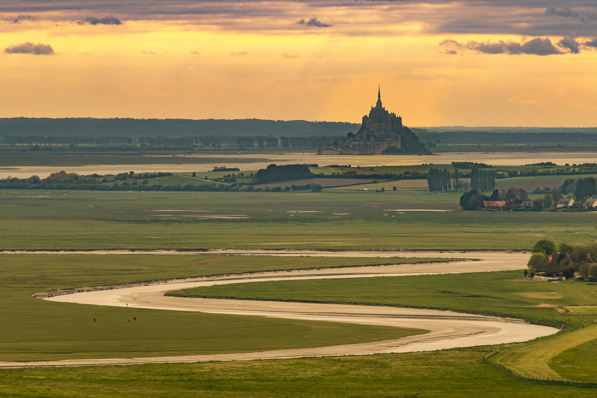 MontSaint-Michel-016-aperture-tours.jpg