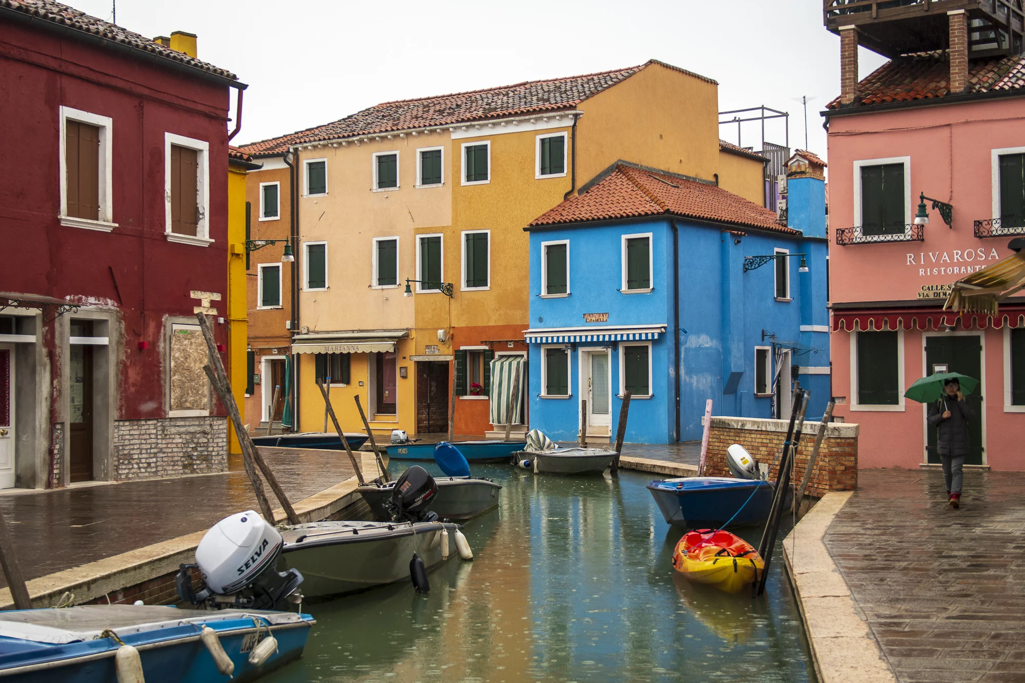 Fondamenta S. Mauro, Burano PHOTOGRAPHY: ALEXANDER J.E. BRADLEY • NIKON D500 • AF-S NIKKOR 24-70MM Ƒ/2.8G ED @ 35MM • Ƒ/2.8 • 1/125 SEC • ISO 400