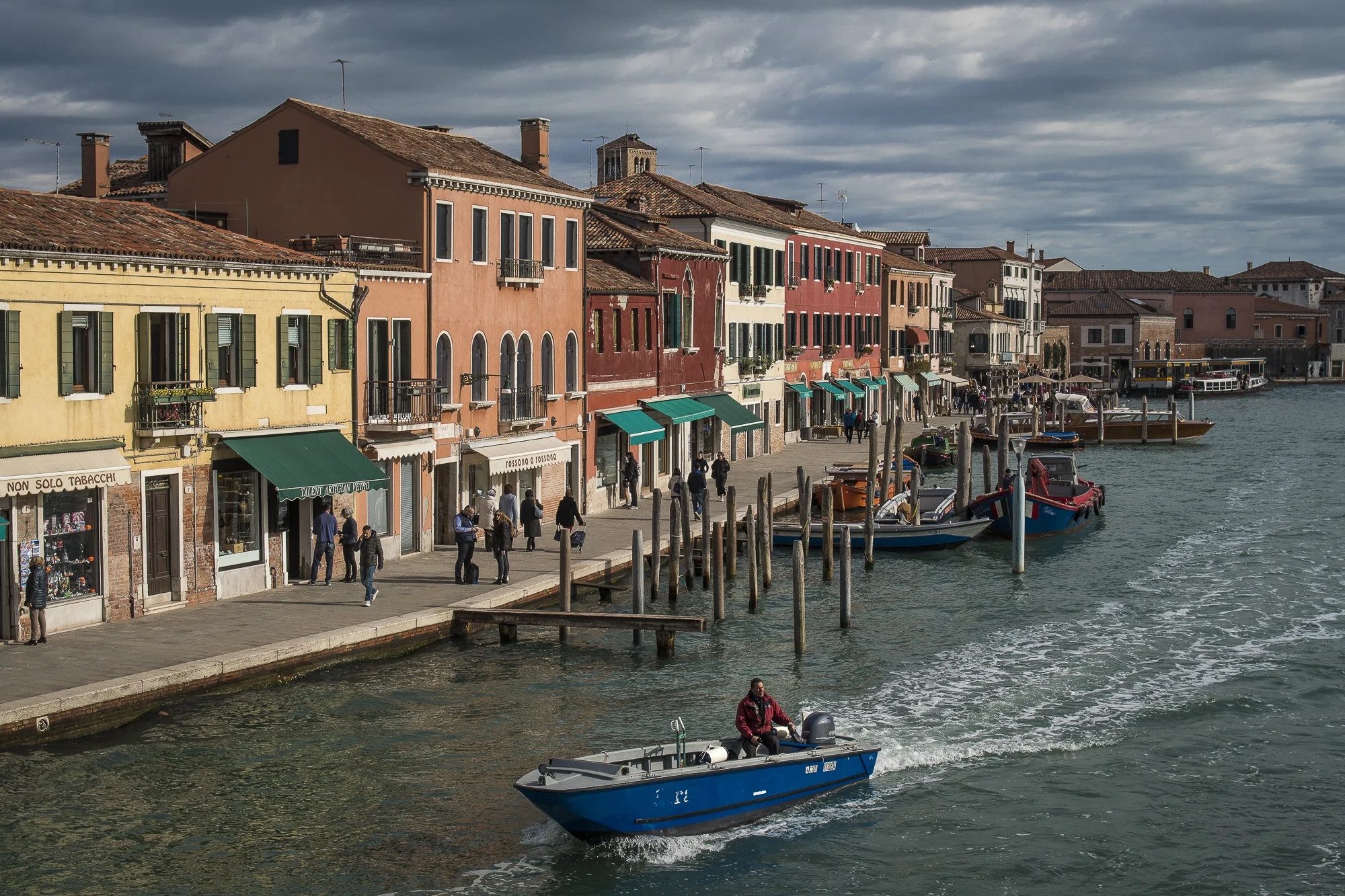 Grand Canal, Murano PHOTOGRAPHY: ALEXANDER J.E. BRADLEY • NIKON D500 • AF-S NIKKOR 24-70MM Ƒ/2.8G ED @ 35MM • Ƒ/8 • 1/800 SEC • ISO 100