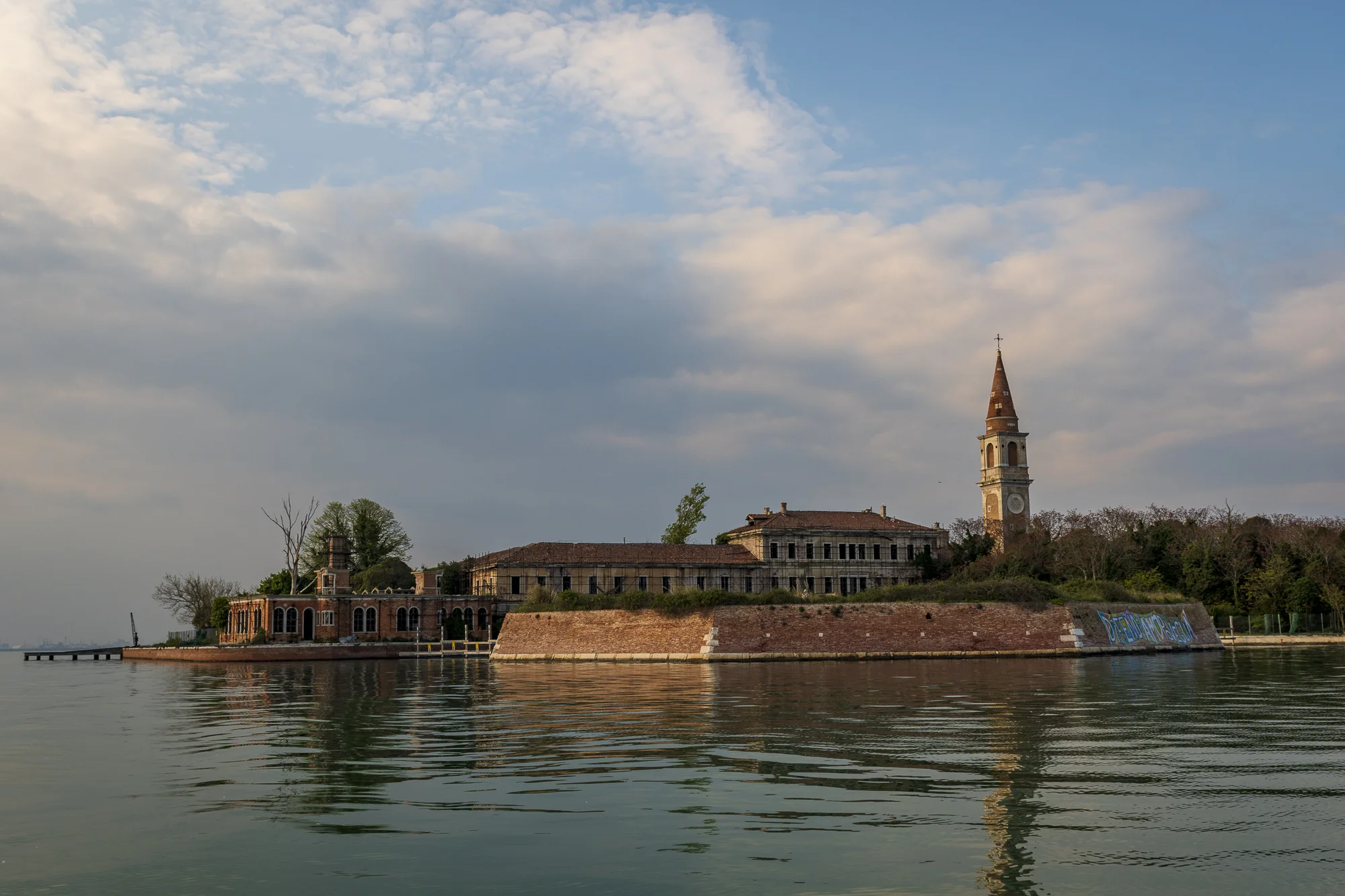 Poveglia PHOTOGRAPHY: ALEXANDER J.E. BRADLEY • NIKON D500 • AF-S NIKKOR 24-70MM Ƒ/2.8G ED @24MM • Ƒ/8 • 1/250 SEC • ISO 100