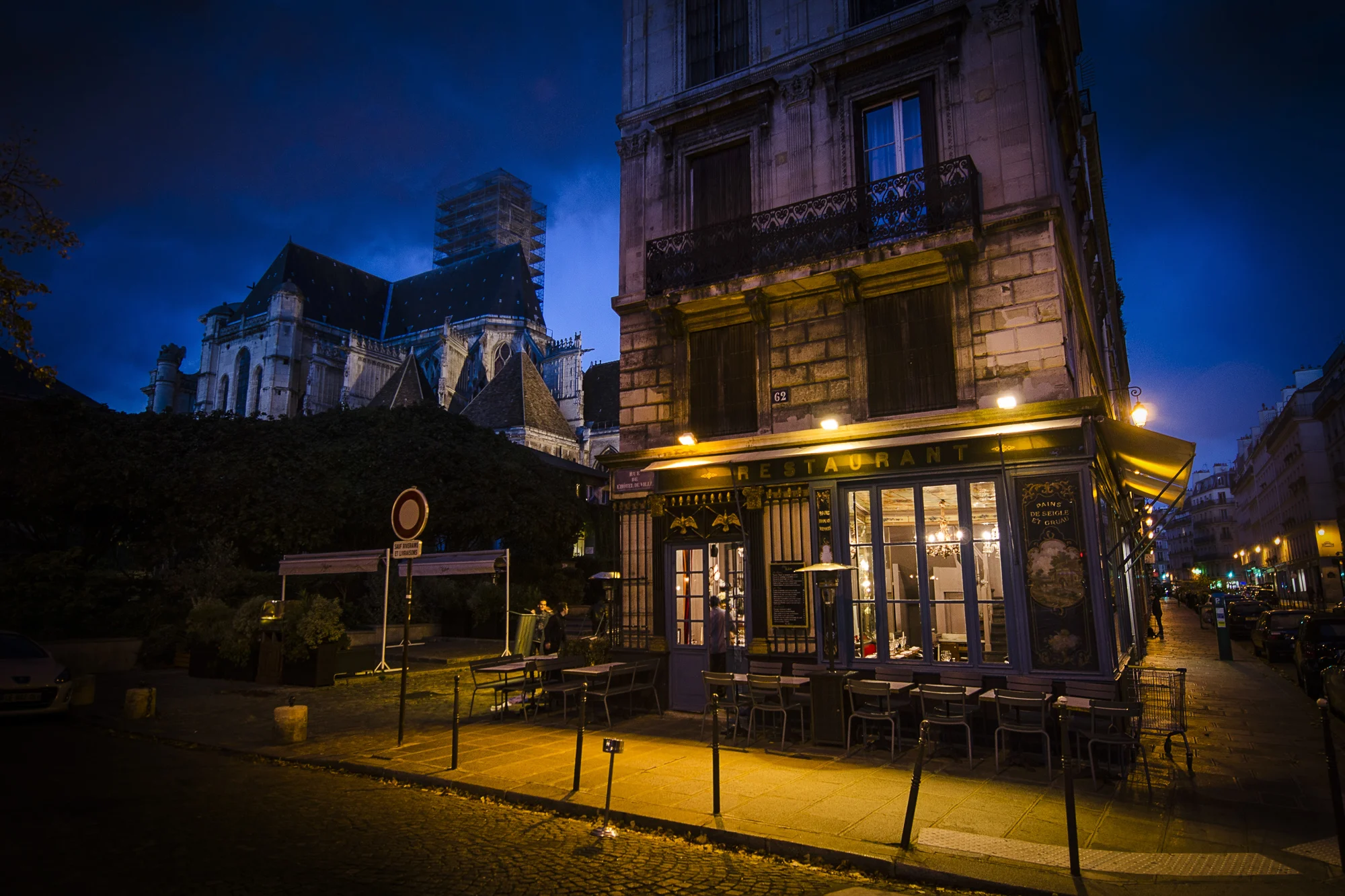 PHOTOGRAPHY: ALEXANDER J.E. BRADLEY • NIKON D500 • AF-S NIKKOR 14-24MM Ƒ/2.8G ED @ 14MM • Ƒ/1.8 • 1/15 SEC • ISO 100