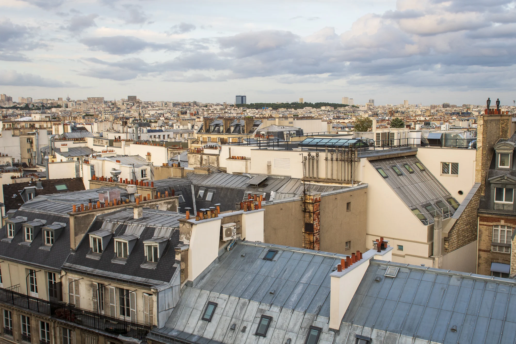View from Le Perchoir Marais PHOTOGRAPHY: ALEXANDER J.E. BRADLEY • NIKON D7000 • AF-S NIKKOR 24-70MM Ƒ/2.8G ED @ 24MM • Ƒ/5.6 • 1/125 SEC • ISO 100