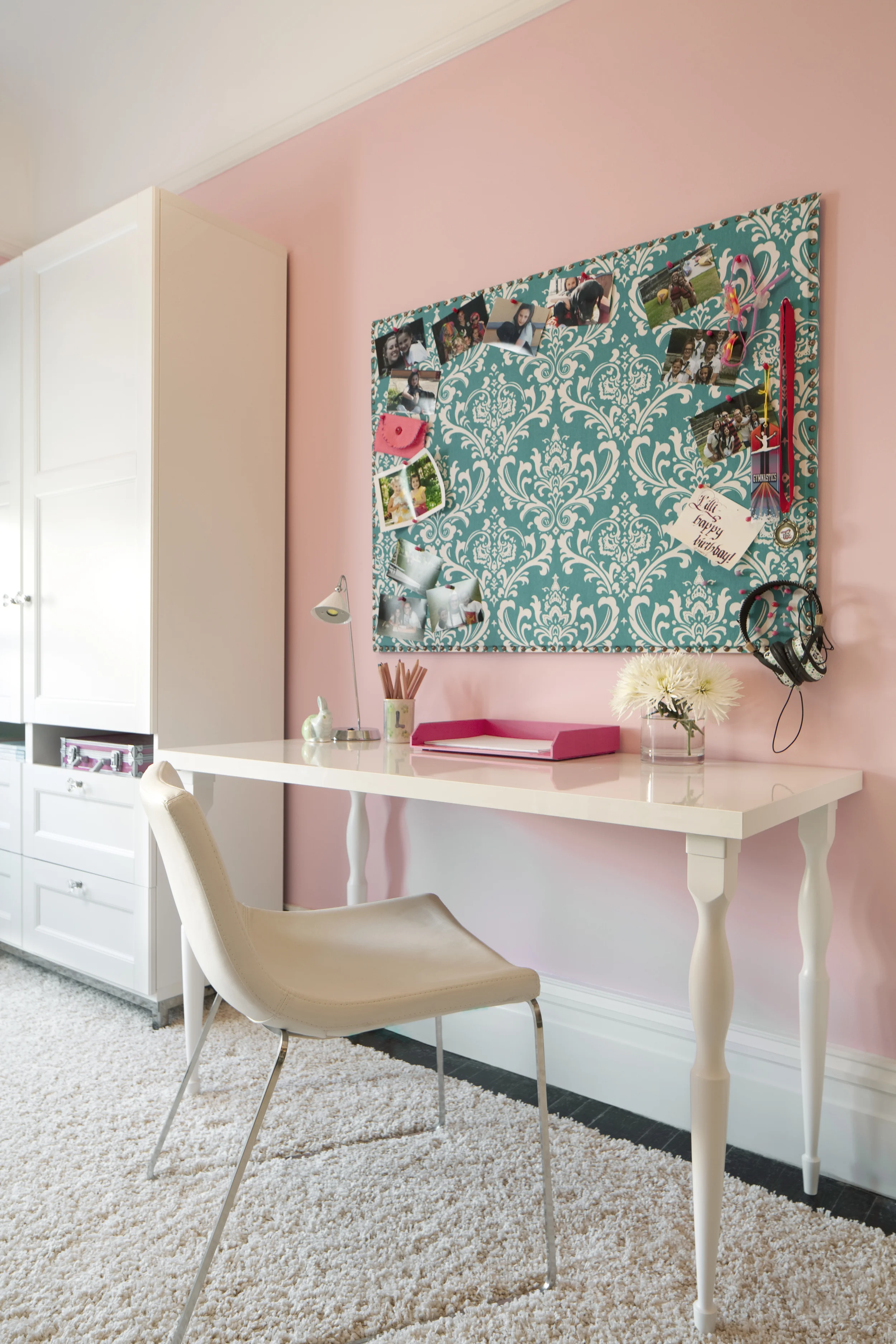 Josef_5th_House_Girl_Pinboard_1 40x.jpg