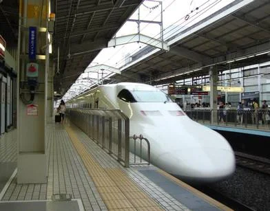 DRC_SHINKANSEN_41964699.JPG