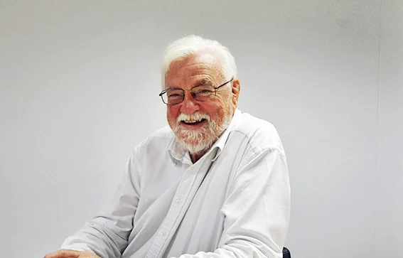 Tony Bennett Non Executive Director Tony helps clients to deliver new retail and industrial concepts and strategies which increase productivity and performance .