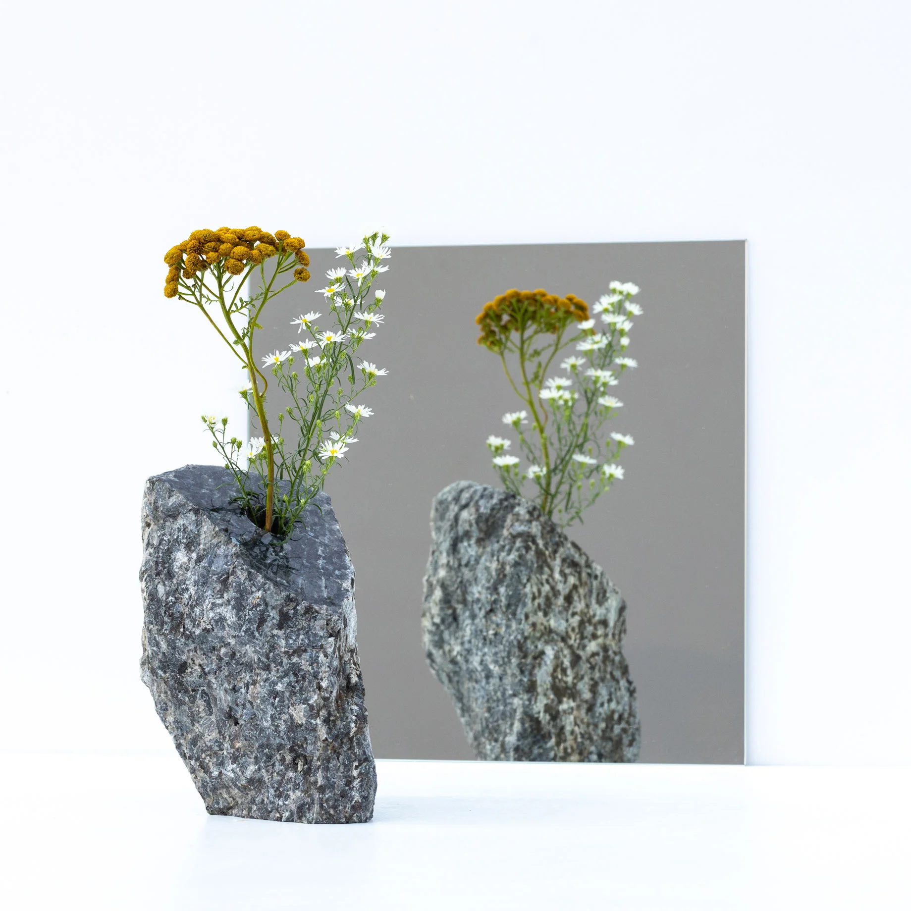 Larvik_Vase_ram-Oslo_Kaja_Dahl_foto_Kevin_Fauske_03.jpg