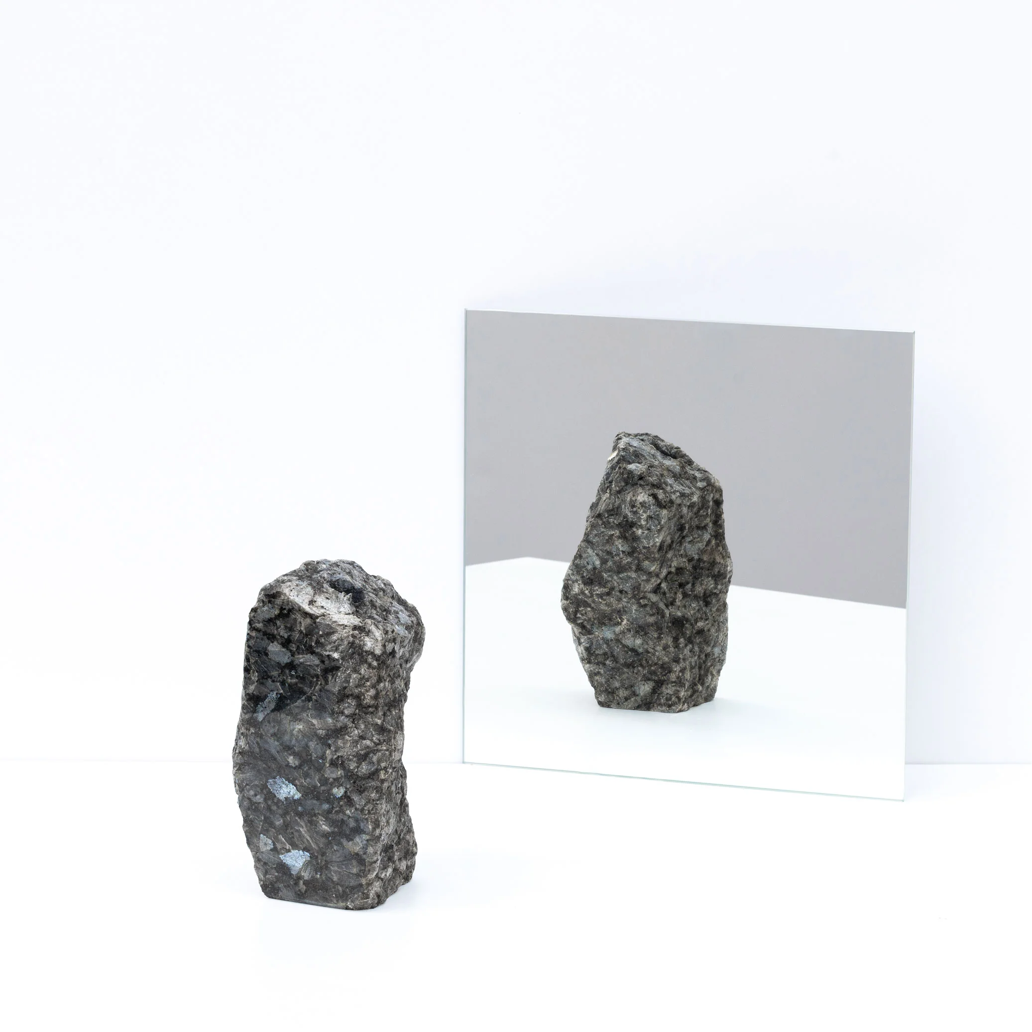 Larvik_Vase_ram-Oslo_Kaja_Dahl_foto_Kevin_Fauske_04.jpg