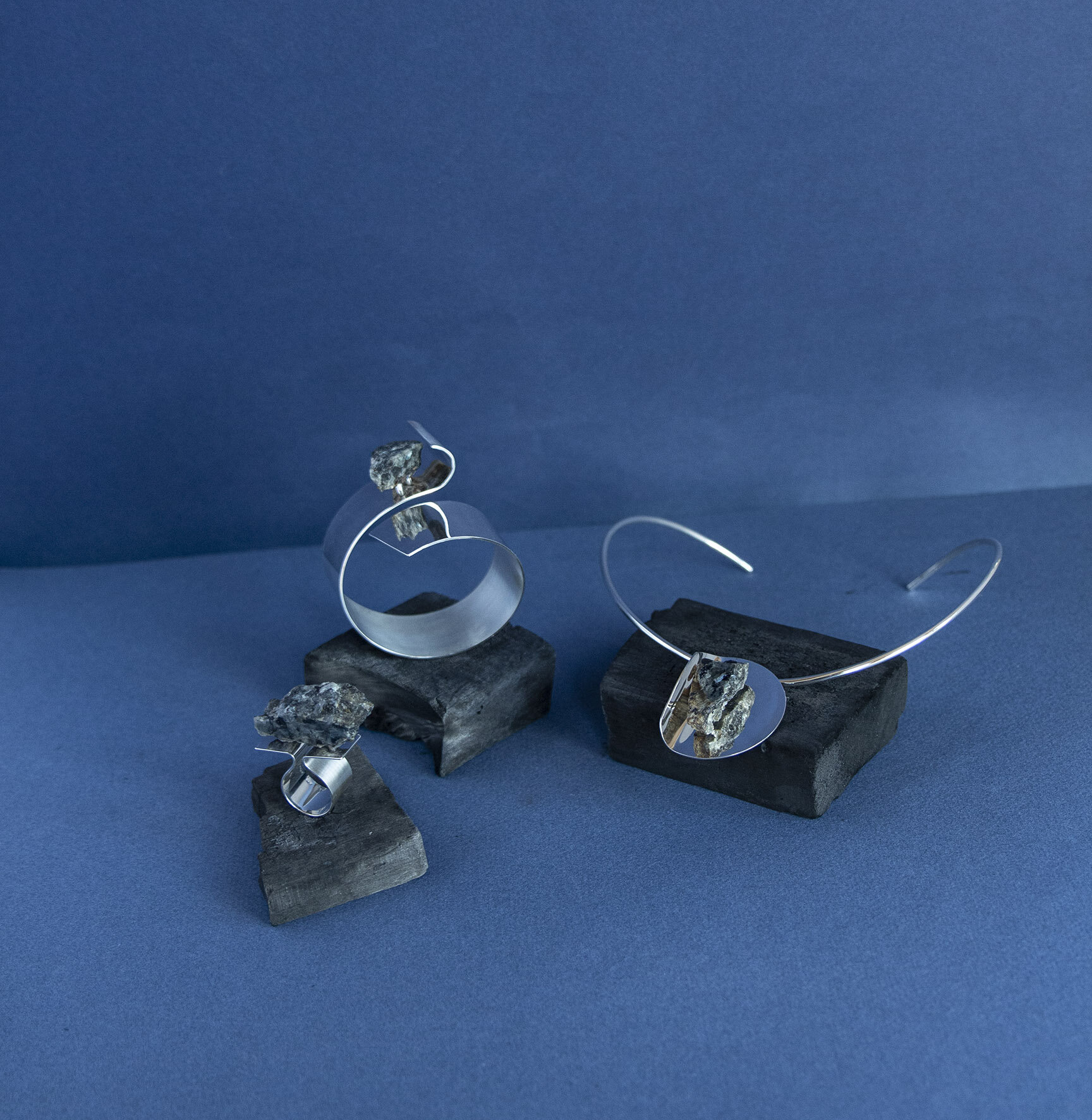 Anne_karine_solgaard_kaja_solgaard_dahl_armbånd_sølv_arv_halssmykke_ring_kolleskjon_.jpg