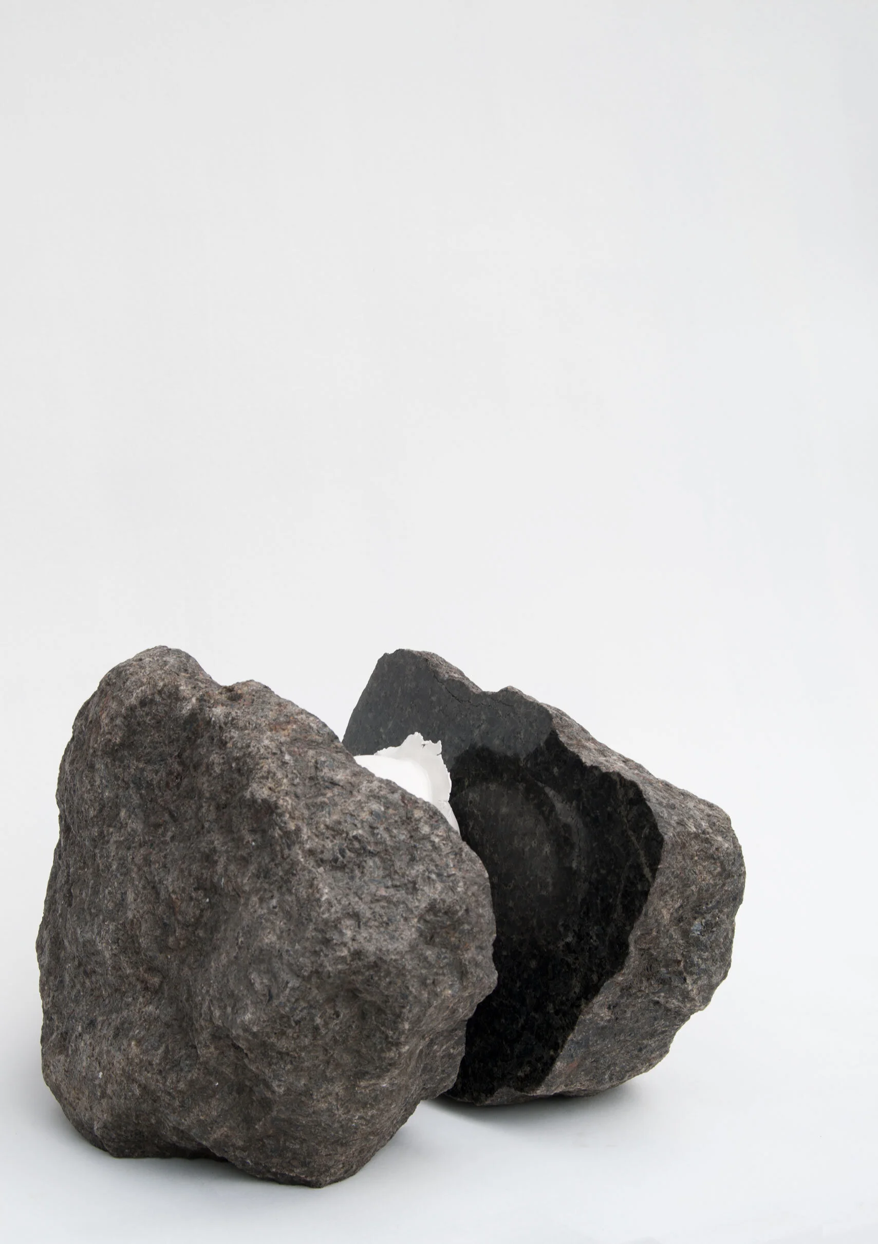 Sculpture1_the_stoneware_ritual_kaja_dahl_01.jpg