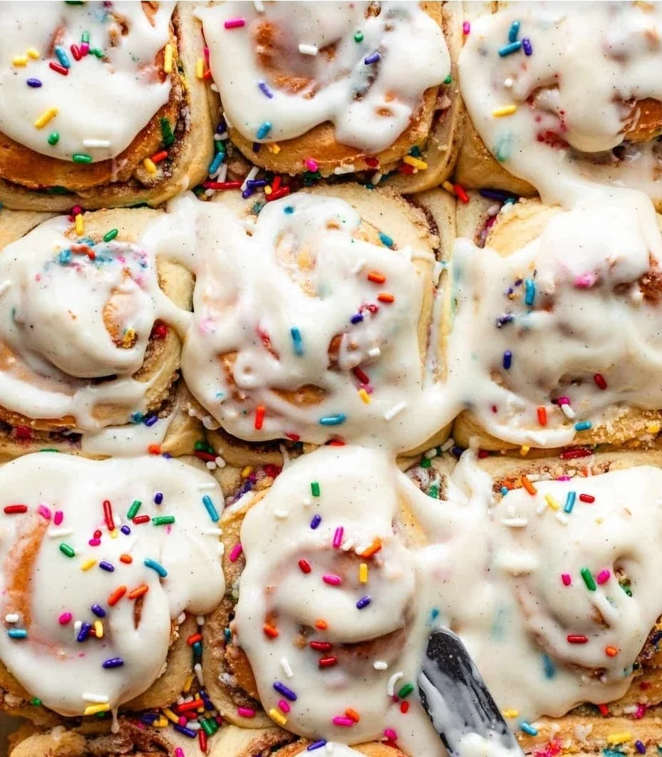 Funfetti Cinnamon rolls easter brunch