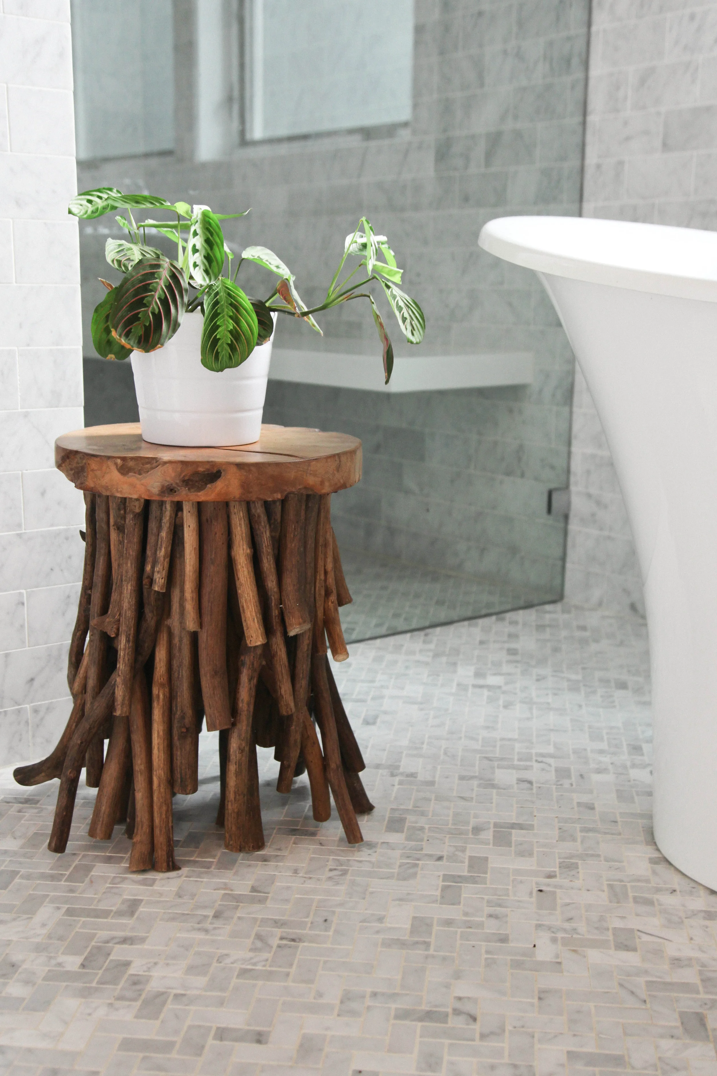 Putting plants in your bathroom is also an excellent way to dress up your bathroom.