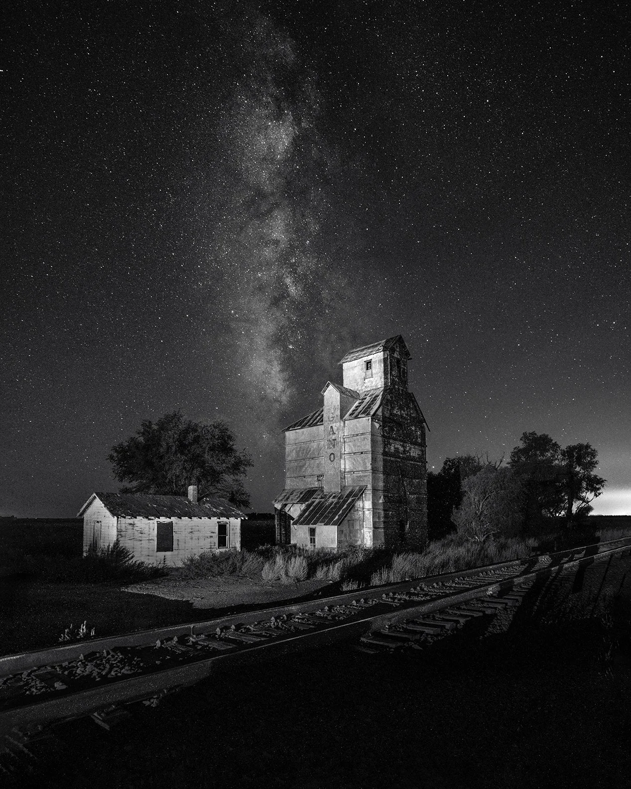 B&W*PRF._DSC1343-Min Horizon Noise-darks-flats copy 2.jpg