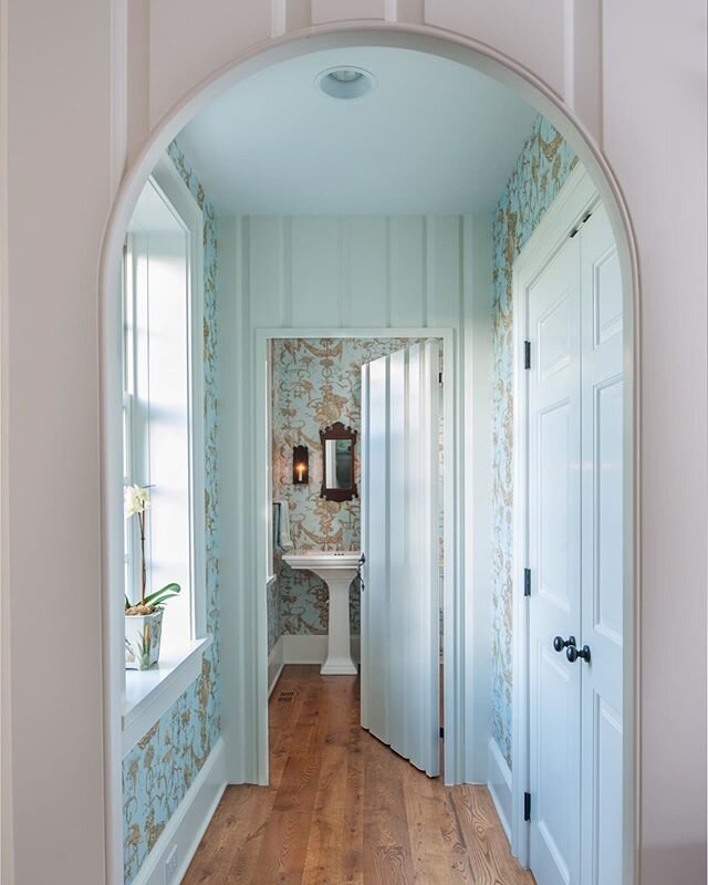 Beautiful sight lines and hallways were key to this Malvern farmhouse, designed by @archerbuchanan in the Okie Style, after famed Main Line architect R. Brogard Okie. #mainlinehomes #mainlinetoday #mainlinelife #mainlinehome #Homedecor #decor #house 