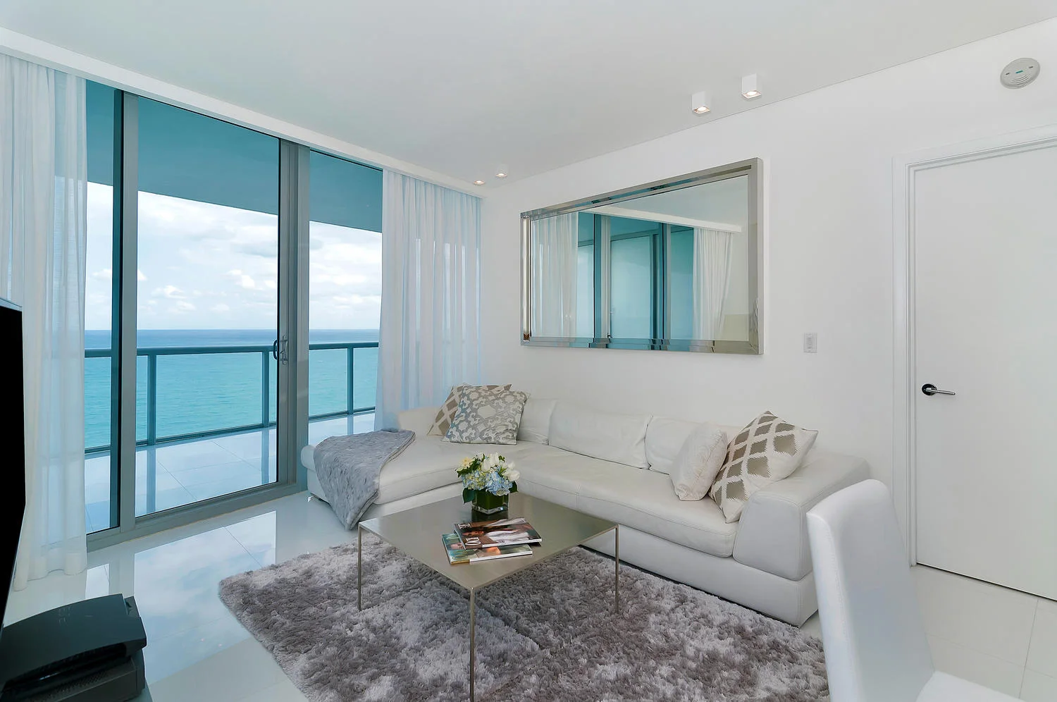 17121 Collins Ave Unit 2302 -large-005-1704-1500x997-72dpi.jpg