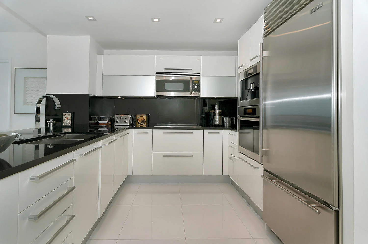 17121 Collins Ave Unit 2302 -large-009-1695-1500x997-72dpi.jpg