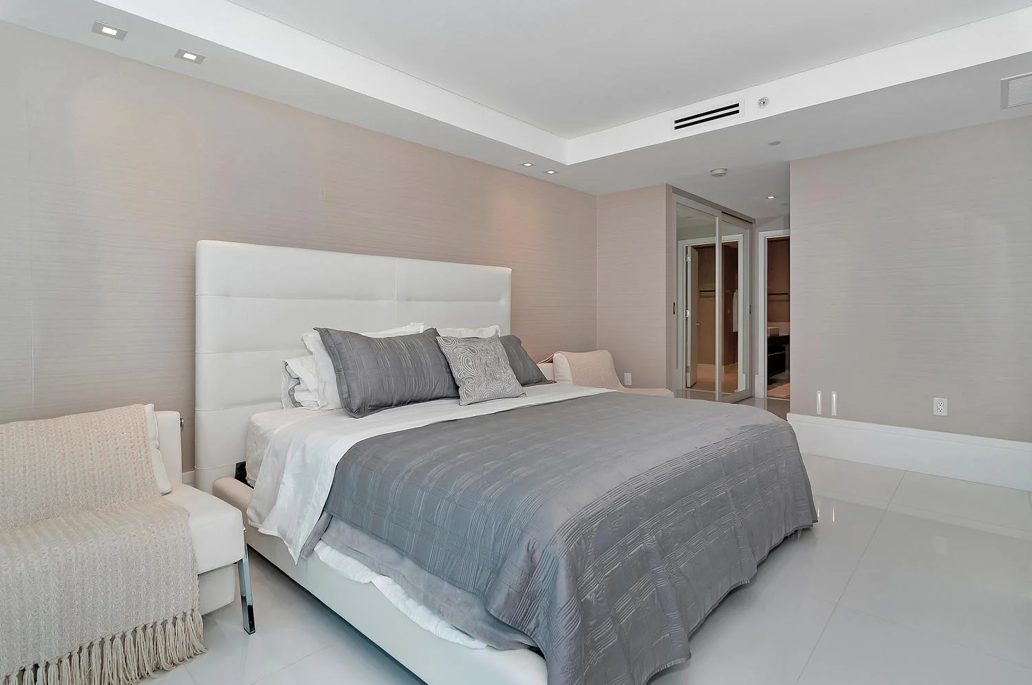 17121 Collins Ave Unit 2302 -large-012-1649-1500x997-72dpi.jpg