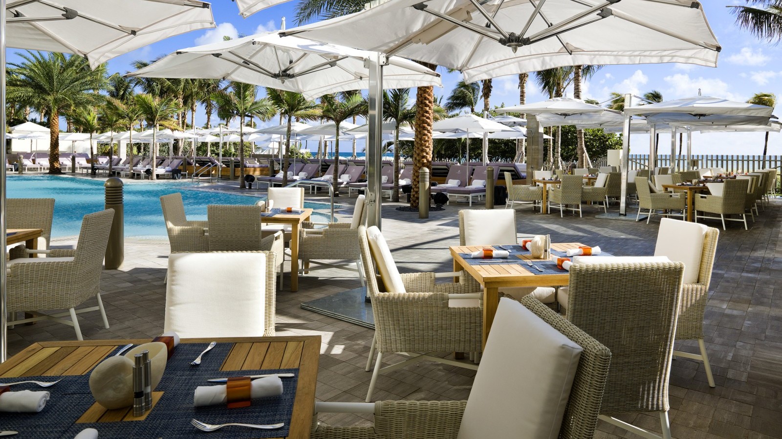 StRegisBalHarbourPool897.jpg