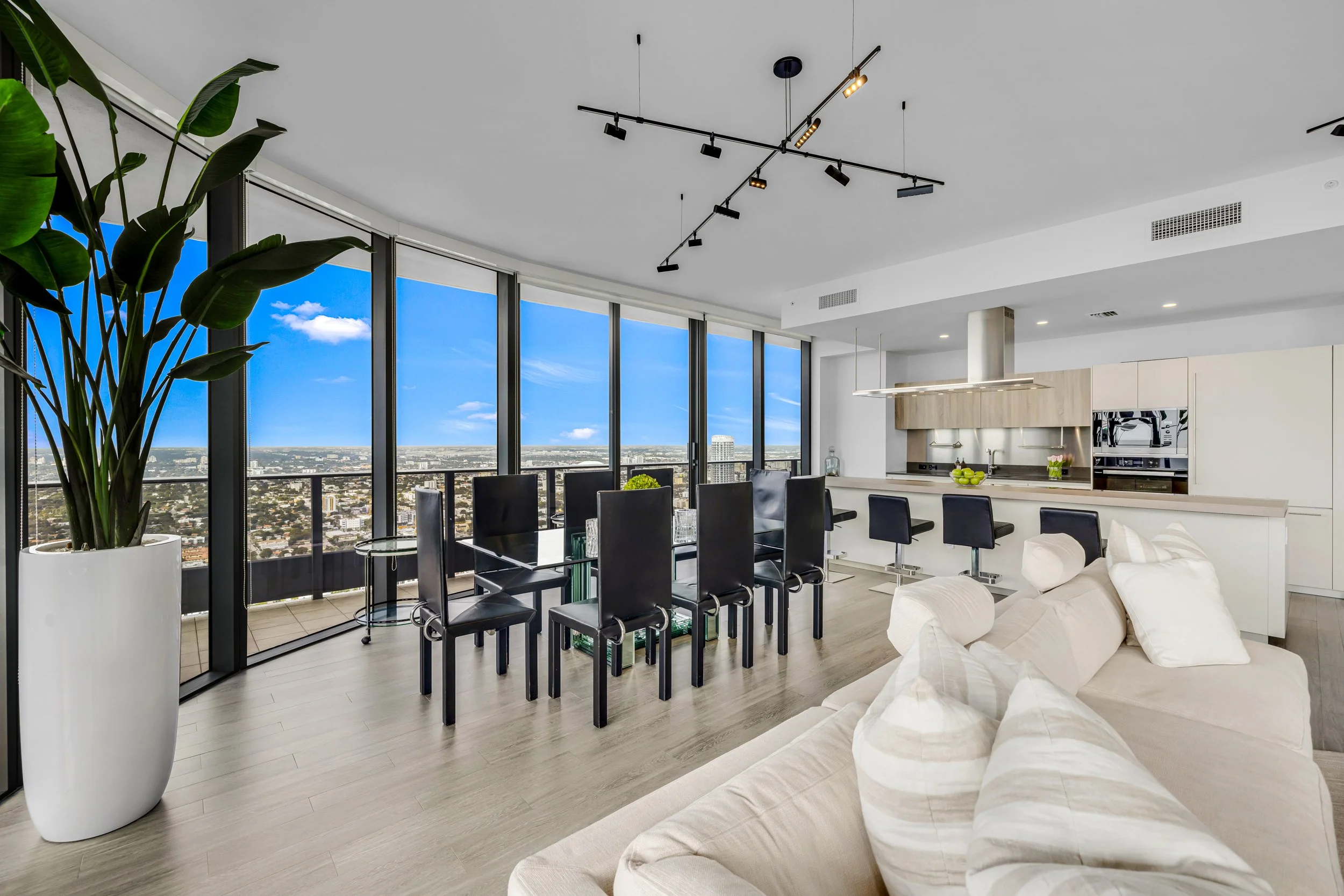 1000 Brickell Plaza-Miami-Christina PH6002-8.jpg