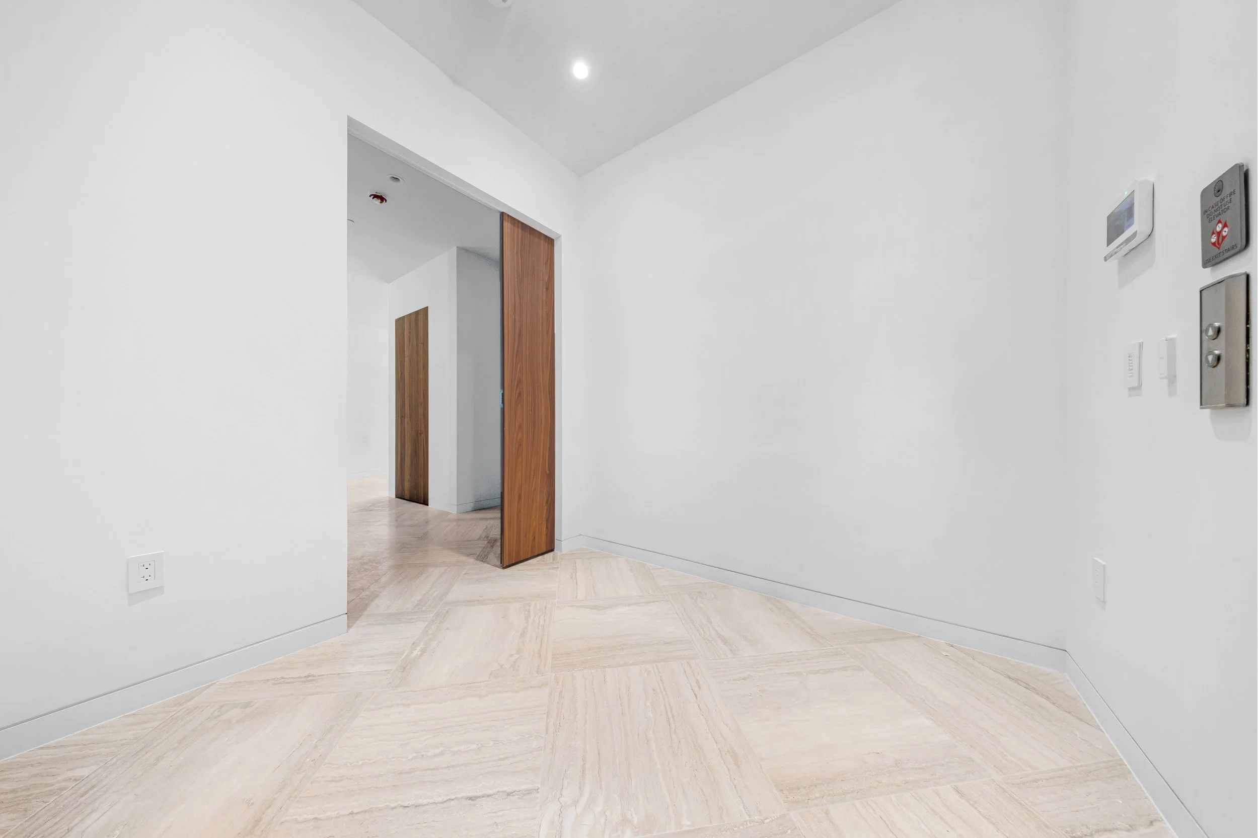 4 Grove Isle Dr-Miami,Christina #504-104.jpg