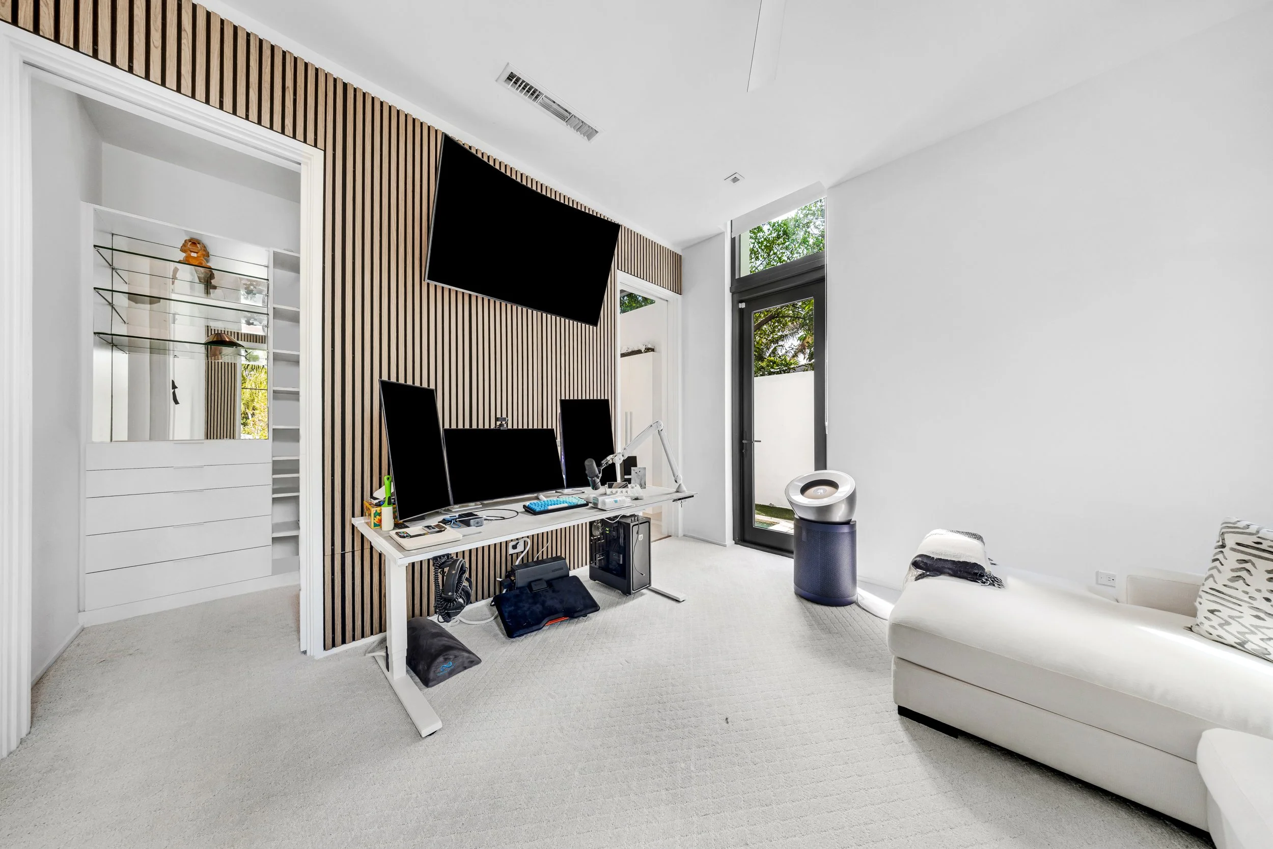 4515 N Michigan Ave-Miami Beach, Christina-1.jpg