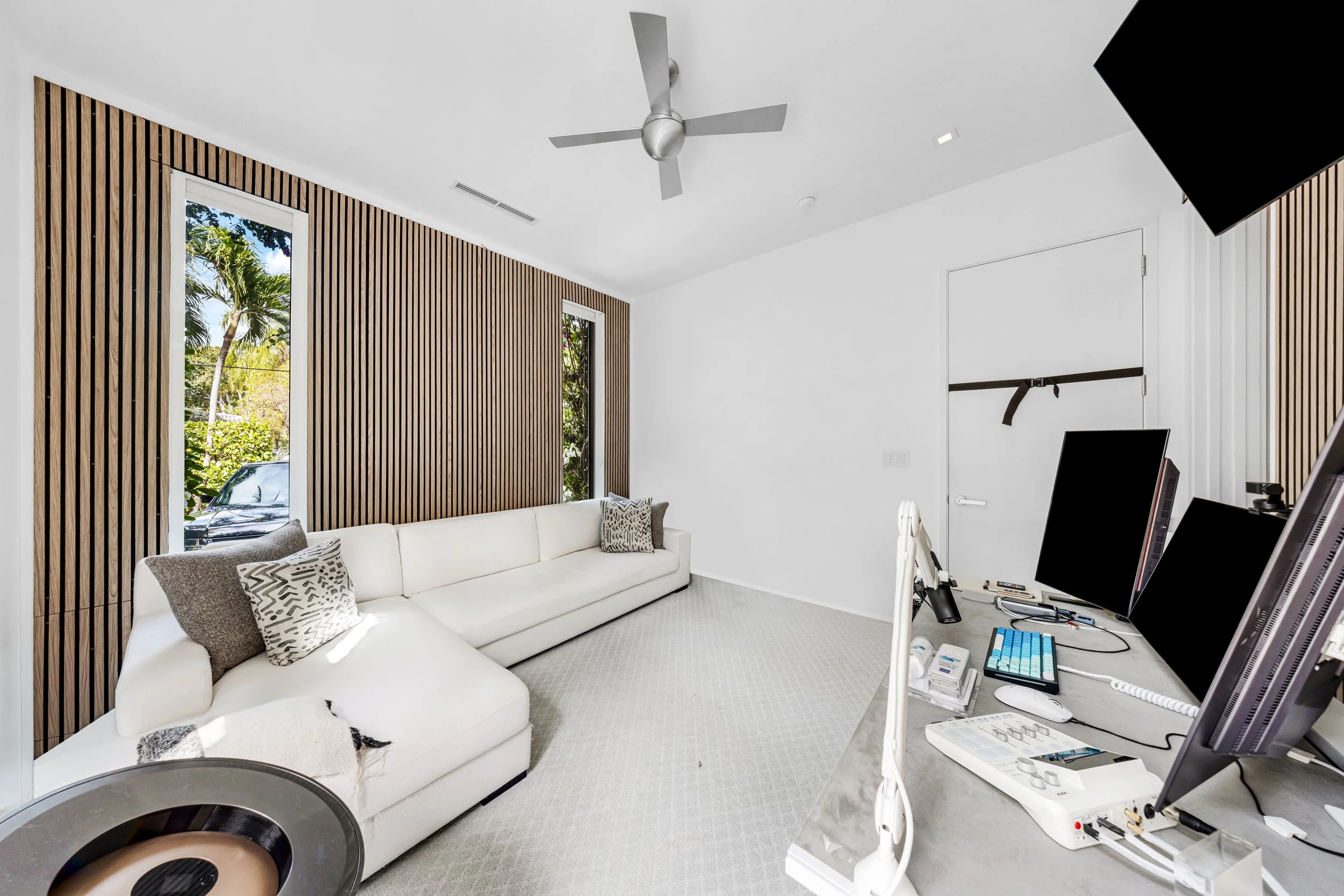 4515 N Michigan Ave-Miami Beach, Christina-2.jpg