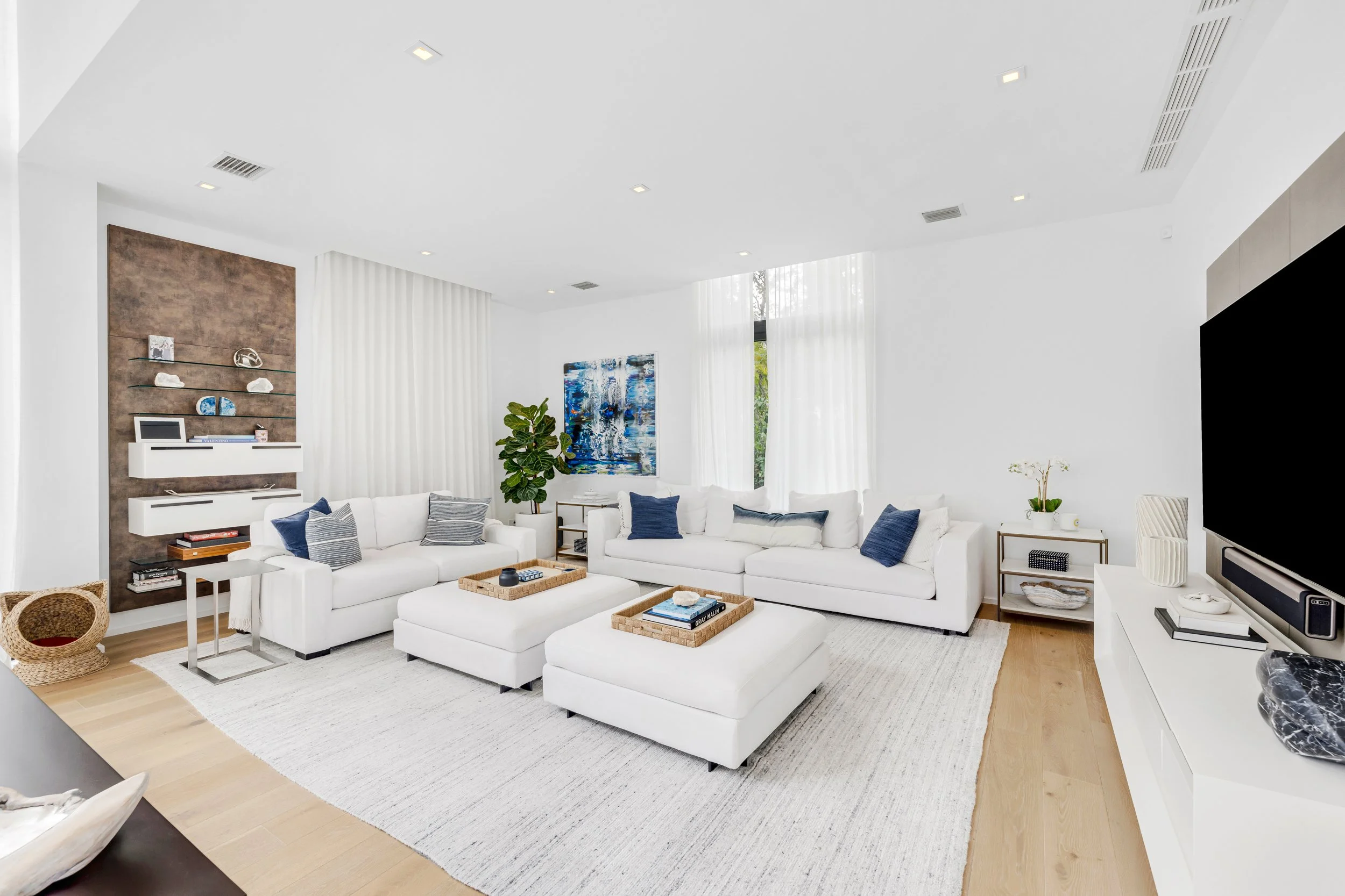 4515 N Michigan Ave-Miami Beach, Christina-6.jpg