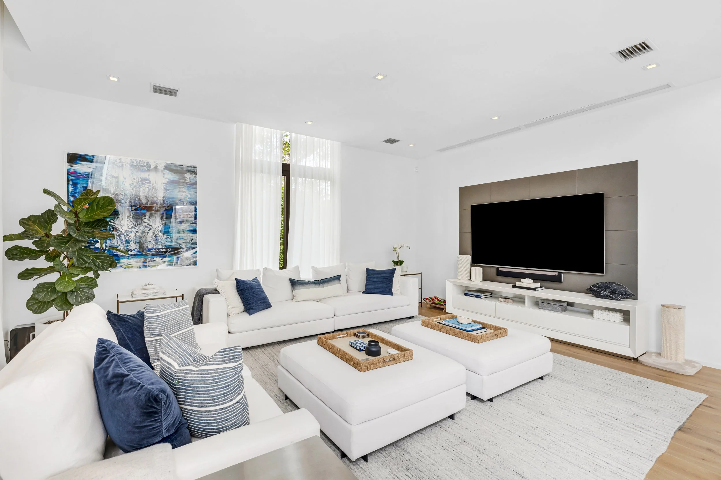 4515 N Michigan Ave-Miami Beach, Christina-8.jpg