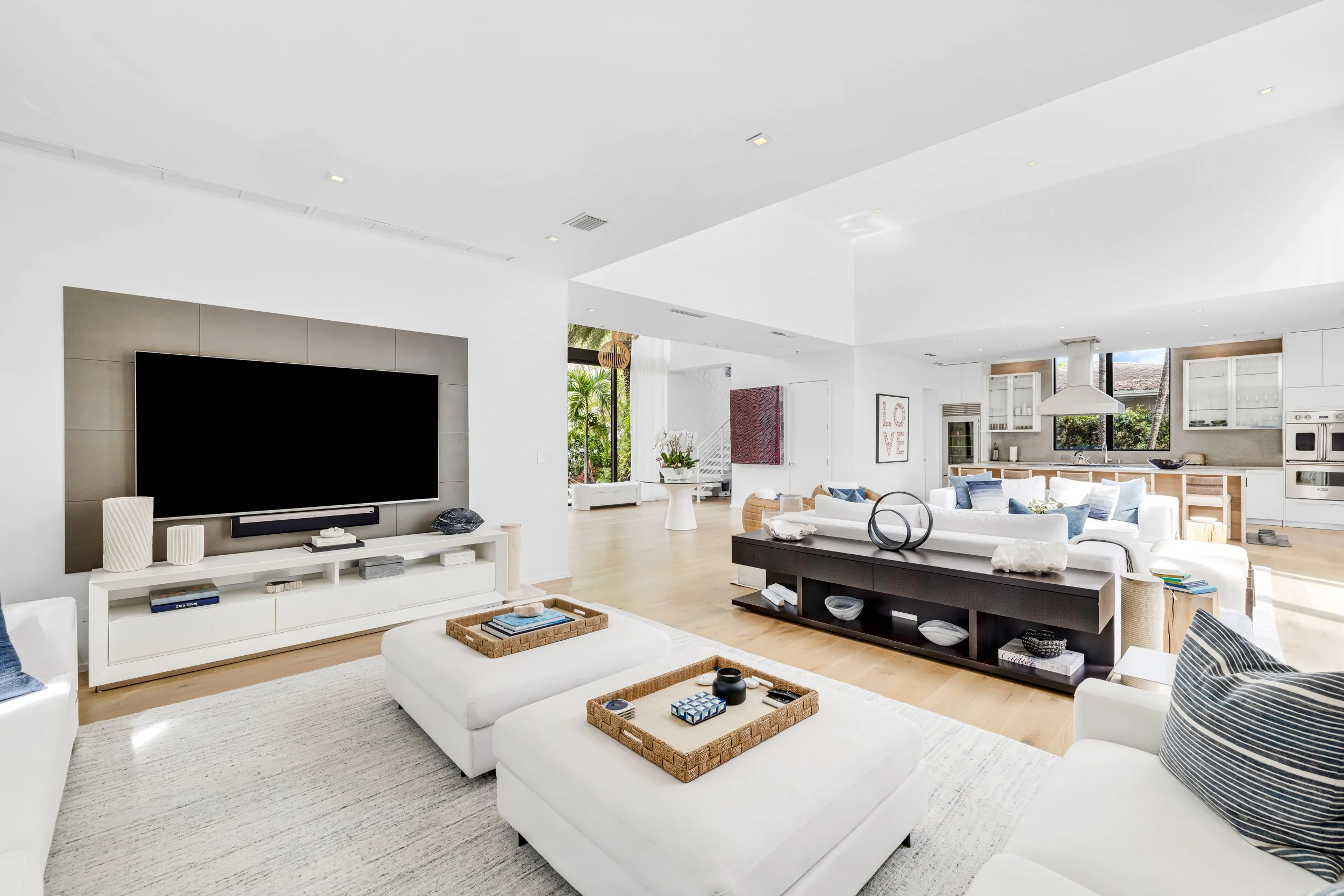 4515 N Michigan Ave-Miami Beach, Christina-10.jpg