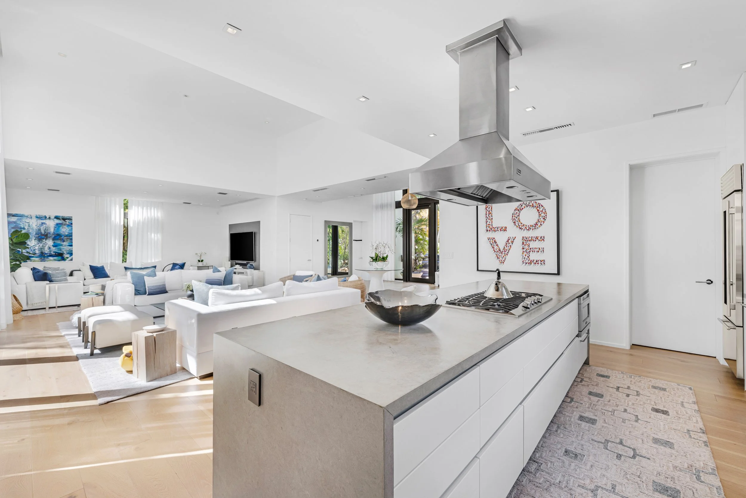 4515 N Michigan Ave-Miami Beach, Christina-20.jpg