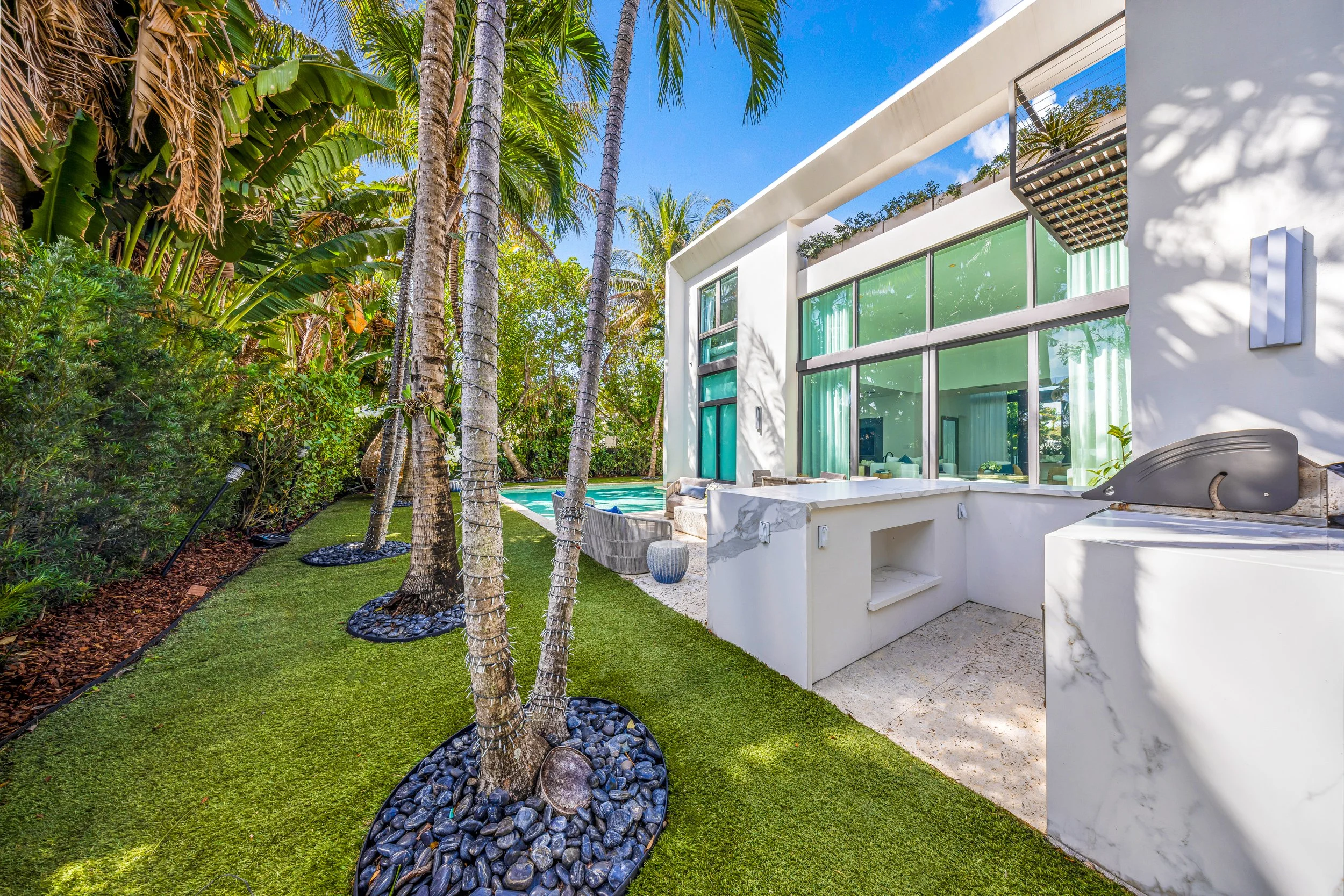 4515 N Michigan Ave-Miami Beach, Christina-34.jpg