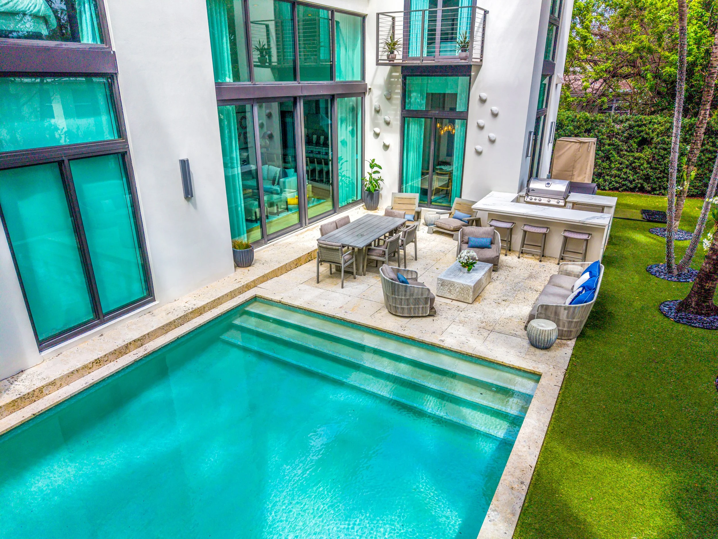4515 N Michigan Ave-Miami Beach, Christina-101.jpg