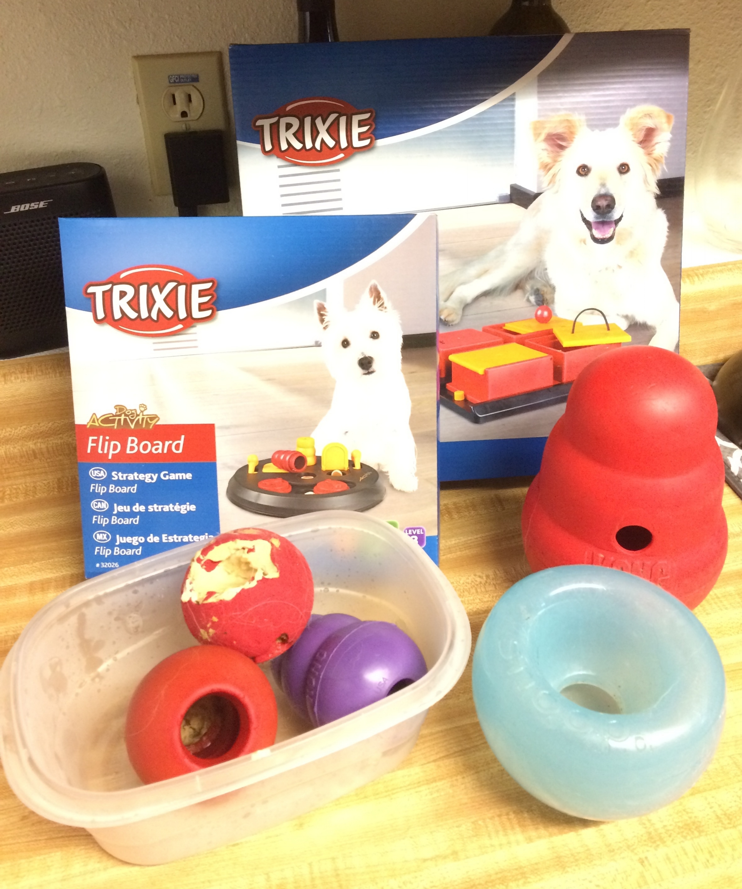 Get your Puppy using the Kong Wobbler 
