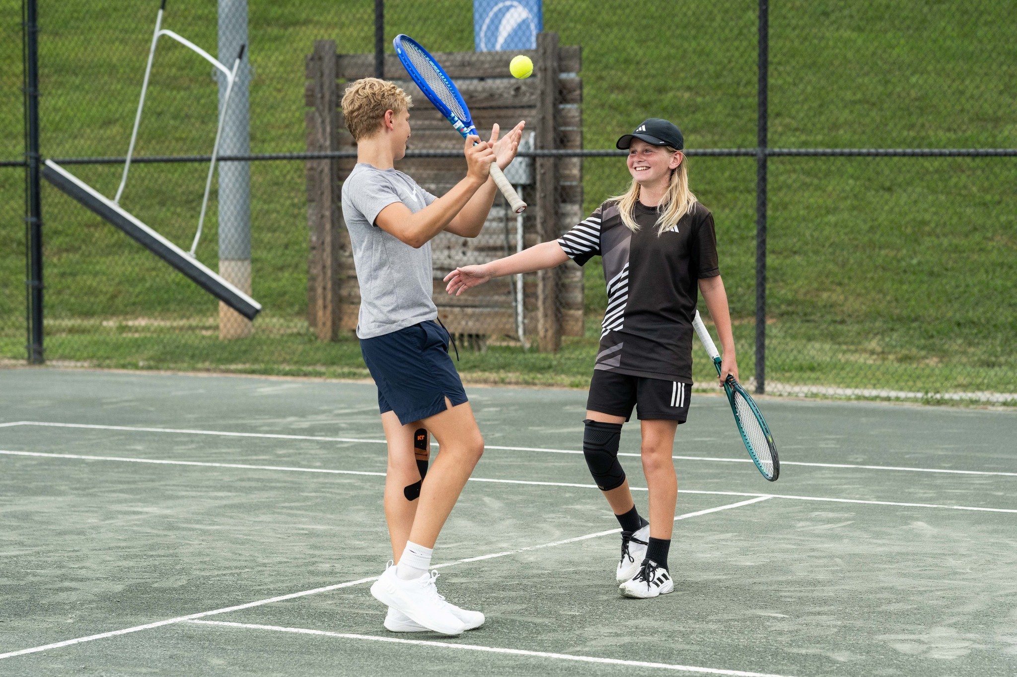 📣Summer fun is almost here!  ATA's Middle School Summer Clinic June 8-26 11a-12p Ages 11-14 for 6-8th graders who currently play on their middle school team, or are thinking about giving it a try this fall.  Register at avltennis.com/juniors or dire