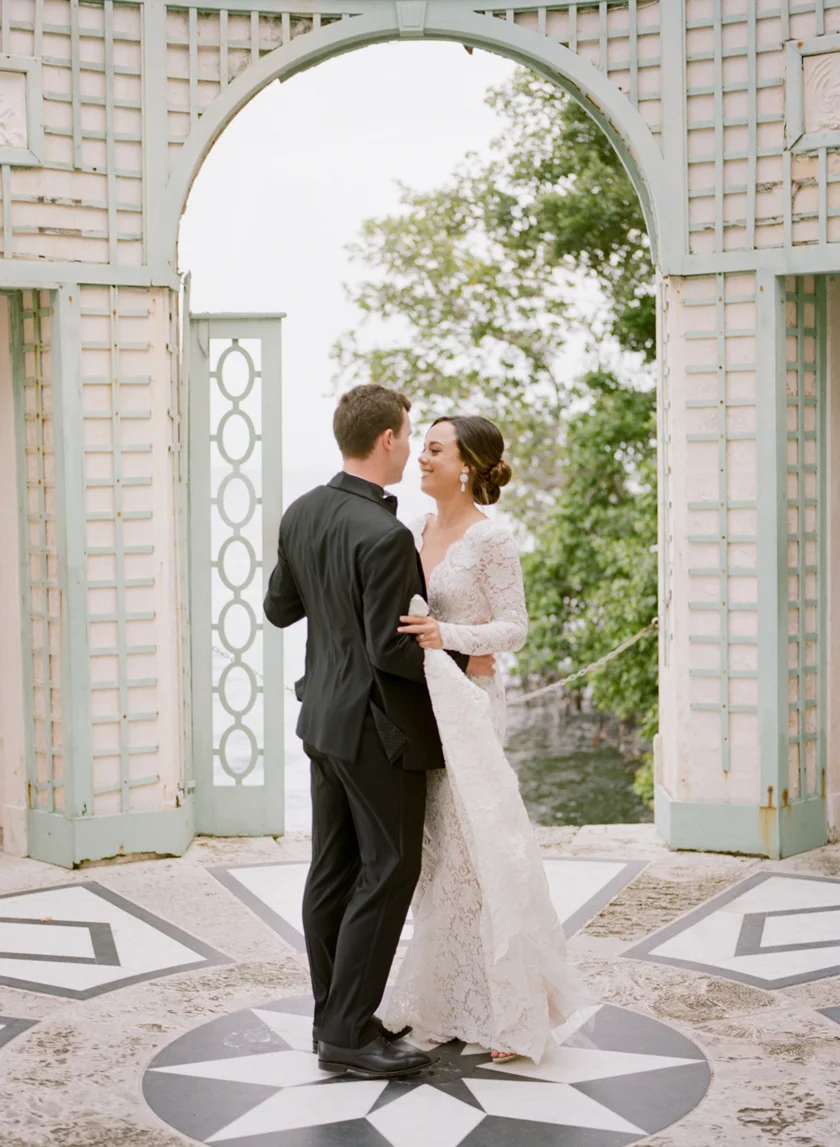 Wedding photos at Vizcaya in Miami