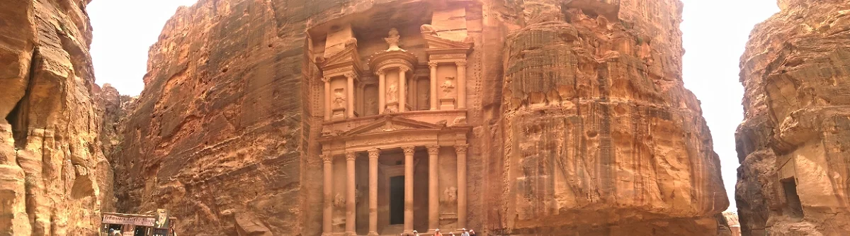 Al Khazneh: arguably the most famous place in Jordan.