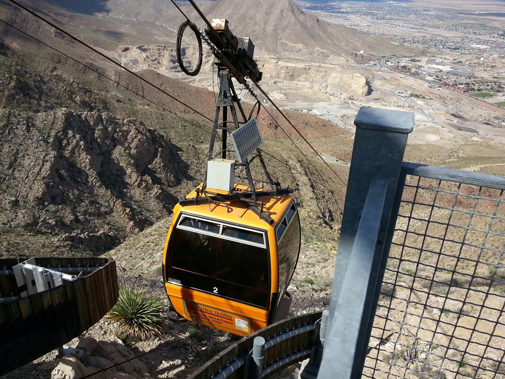 One of the cable cars part of the Wyler Aerial Tramway at Franklin Mountains State Park in El Paso, Texas. (Image: Wikimedia Commons )