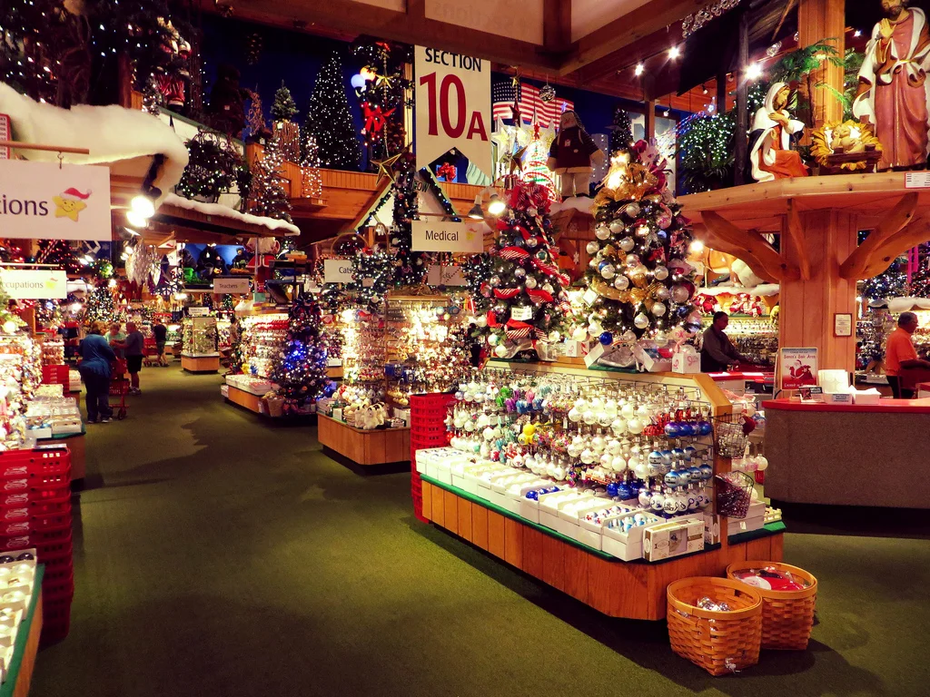 A look inside Bronner's Christmas Wonderland. (Image: Flickr )