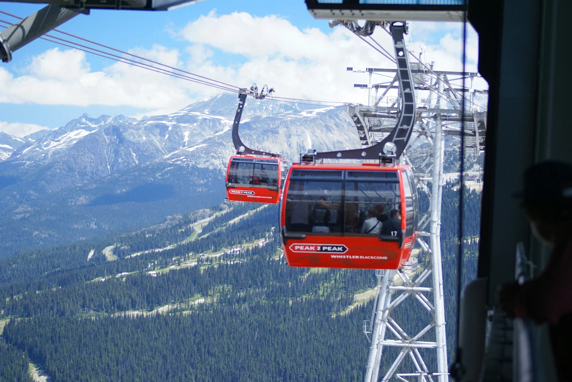 On top of endless skiing and snowboarding, Whistler doesn't shortchange guests on breathtaking views either (Image: Pixabay )